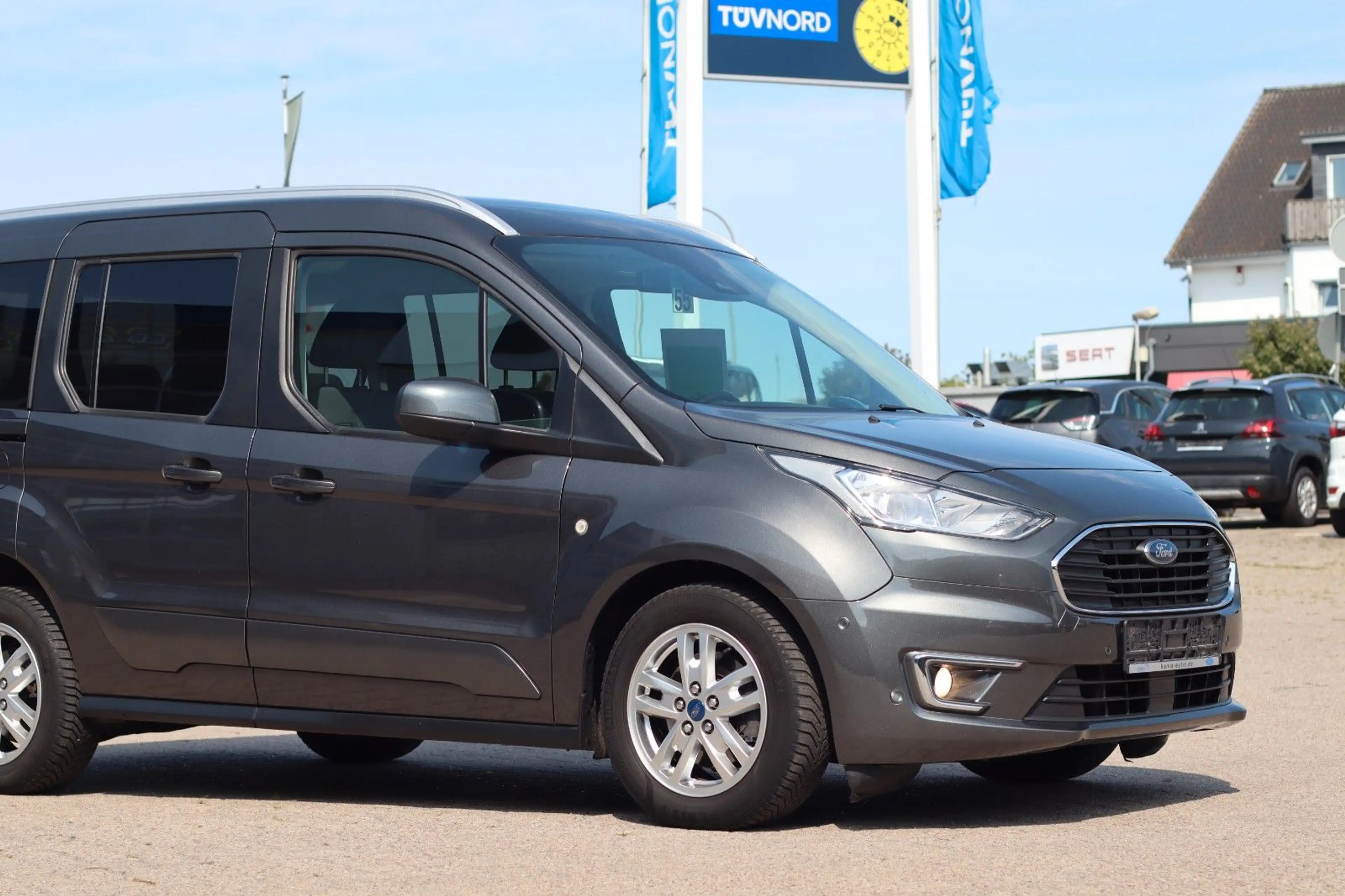 Ford Tourneo Connect Titanium — photo 2