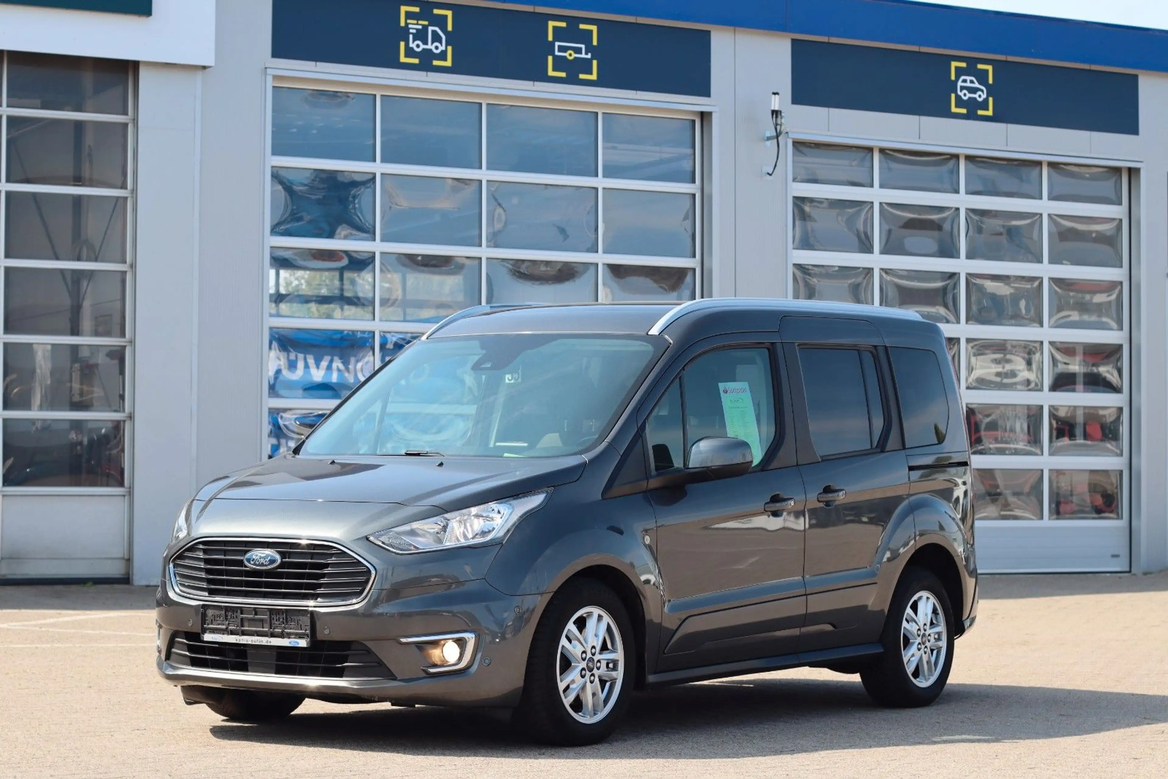 Ford Tourneo Connect Titanium — photo 3