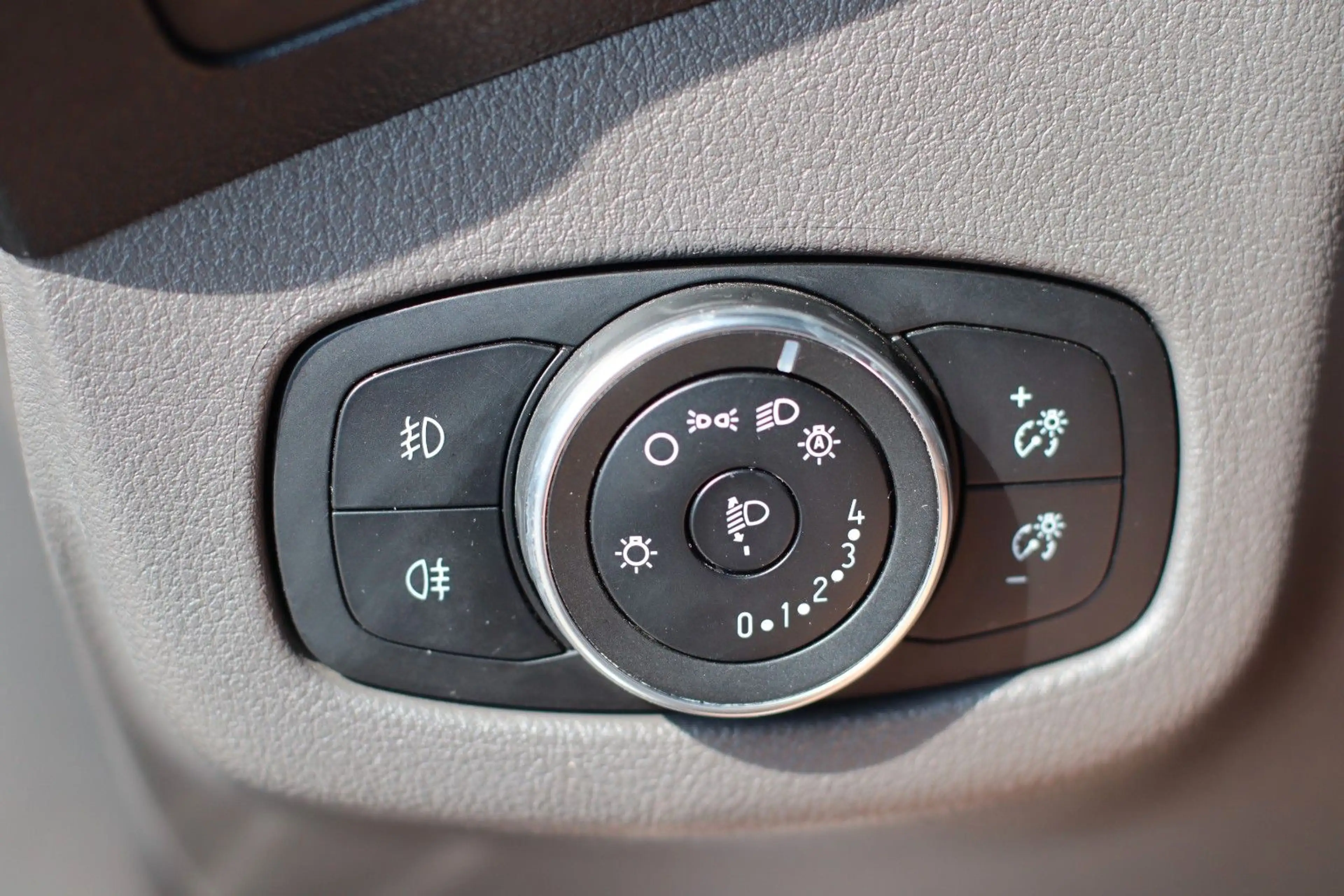 Ford Tourneo Connect Titanium — photo 14