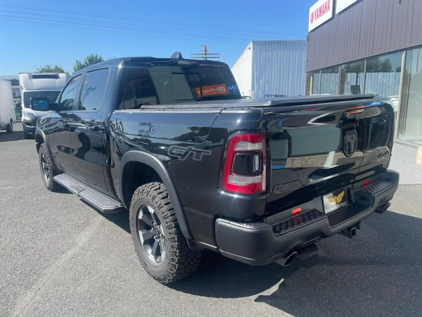 Dodge RAM REBEL GT AIR V8 5.7L E-Torque Schwarz - 2