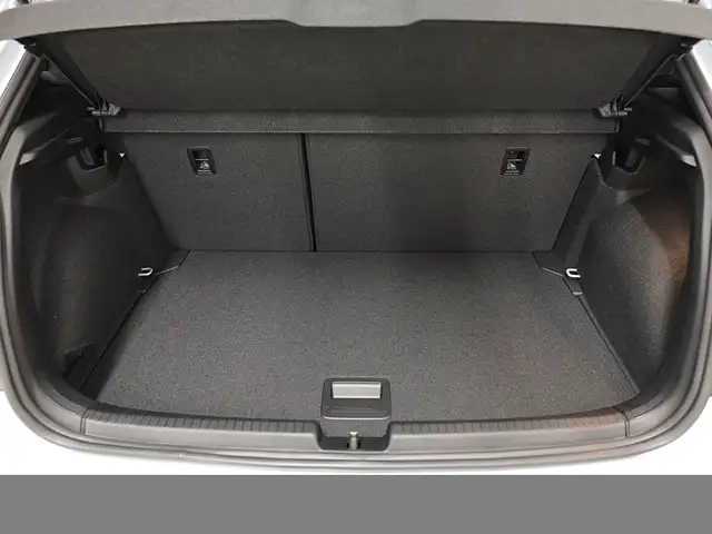 Volkswagen Polo view 8