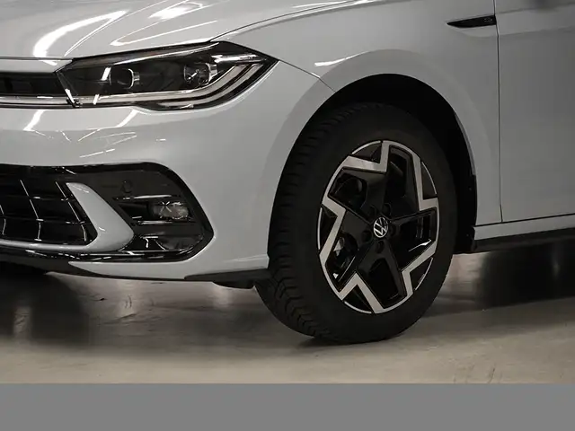 Volkswagen Polo view 5