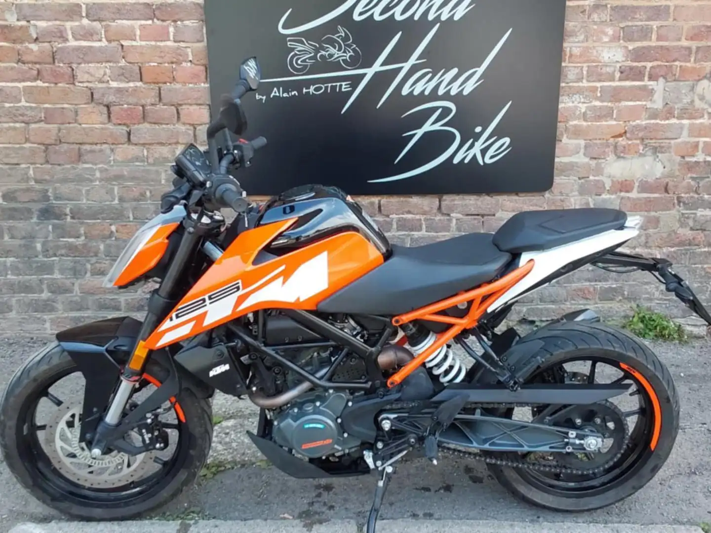 KTM 125 Duke DUKE 125, TRES BEL ETAT, DEPOT VENTE, 3350 EUROS Arancione - 1