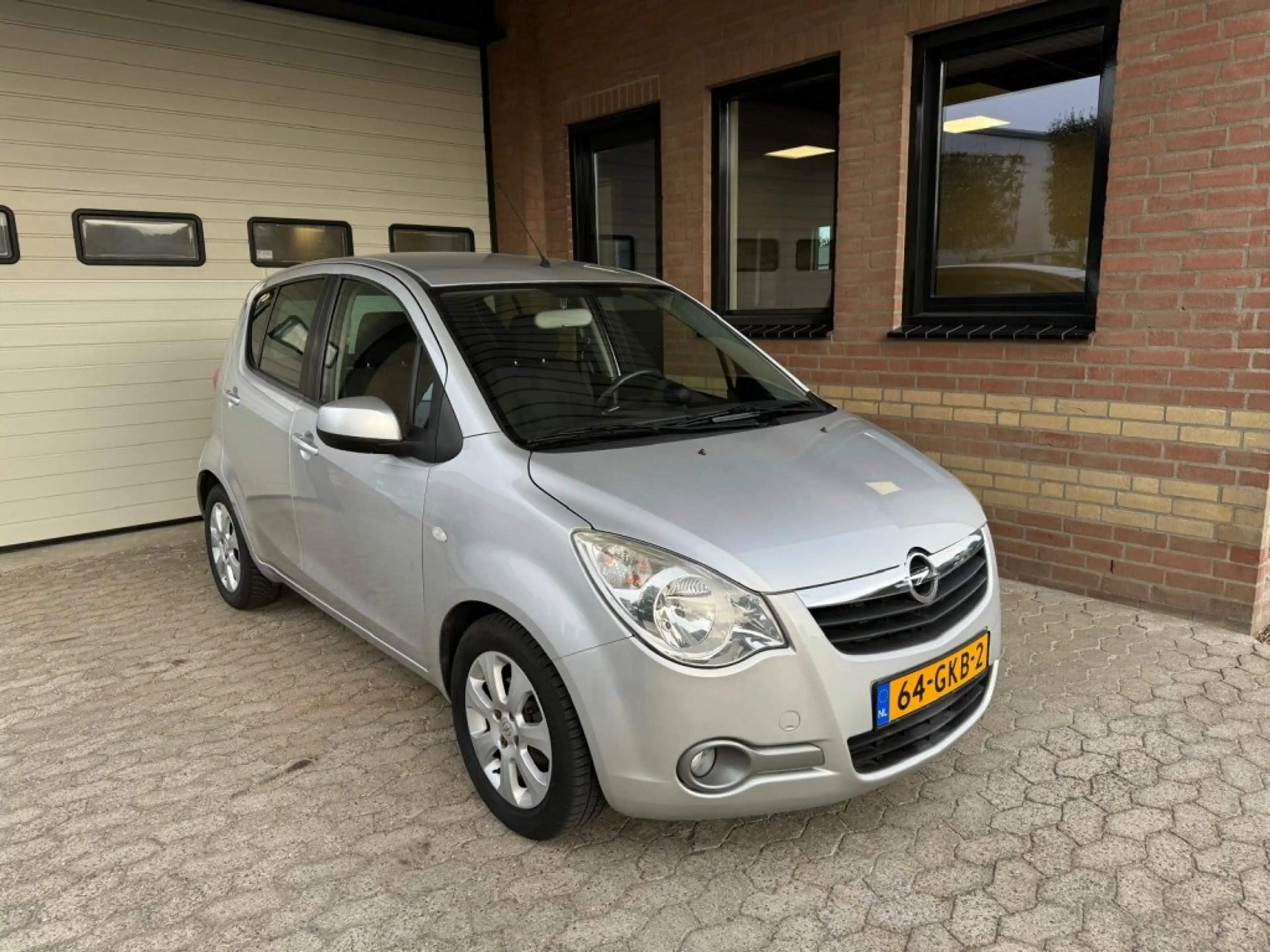 Opel Agila 1.2 AUTOMAAT airco Lichtmetaal — photo 2