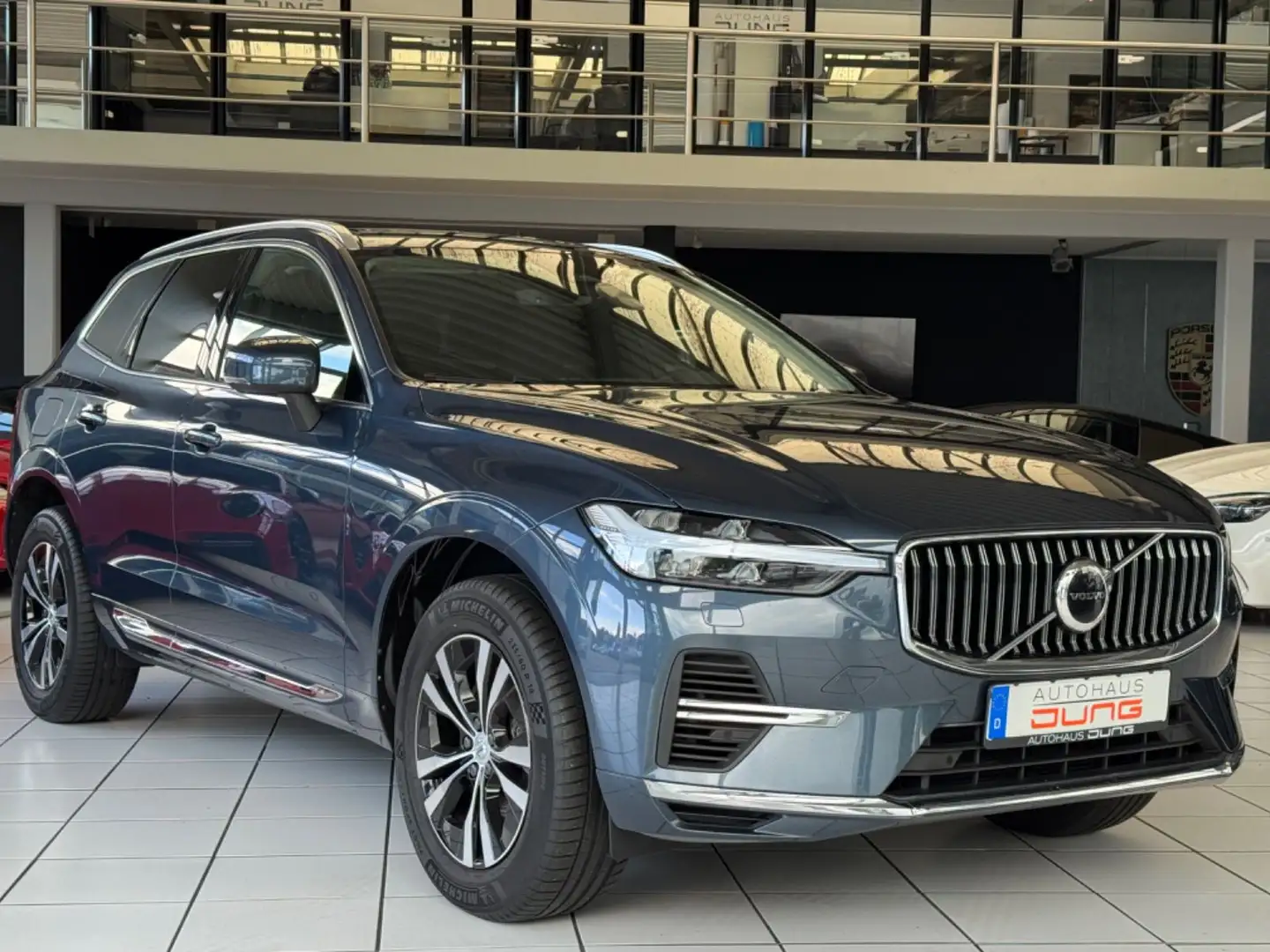 Volvo XC60 Inscription Hybrid Blau - 2