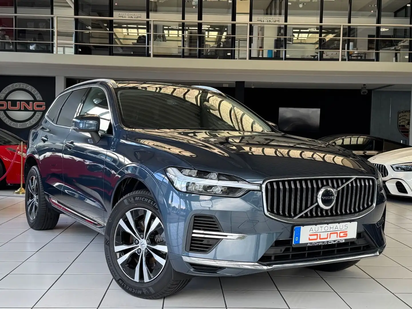 Volvo XC60 Inscription Hybrid Blau - 1