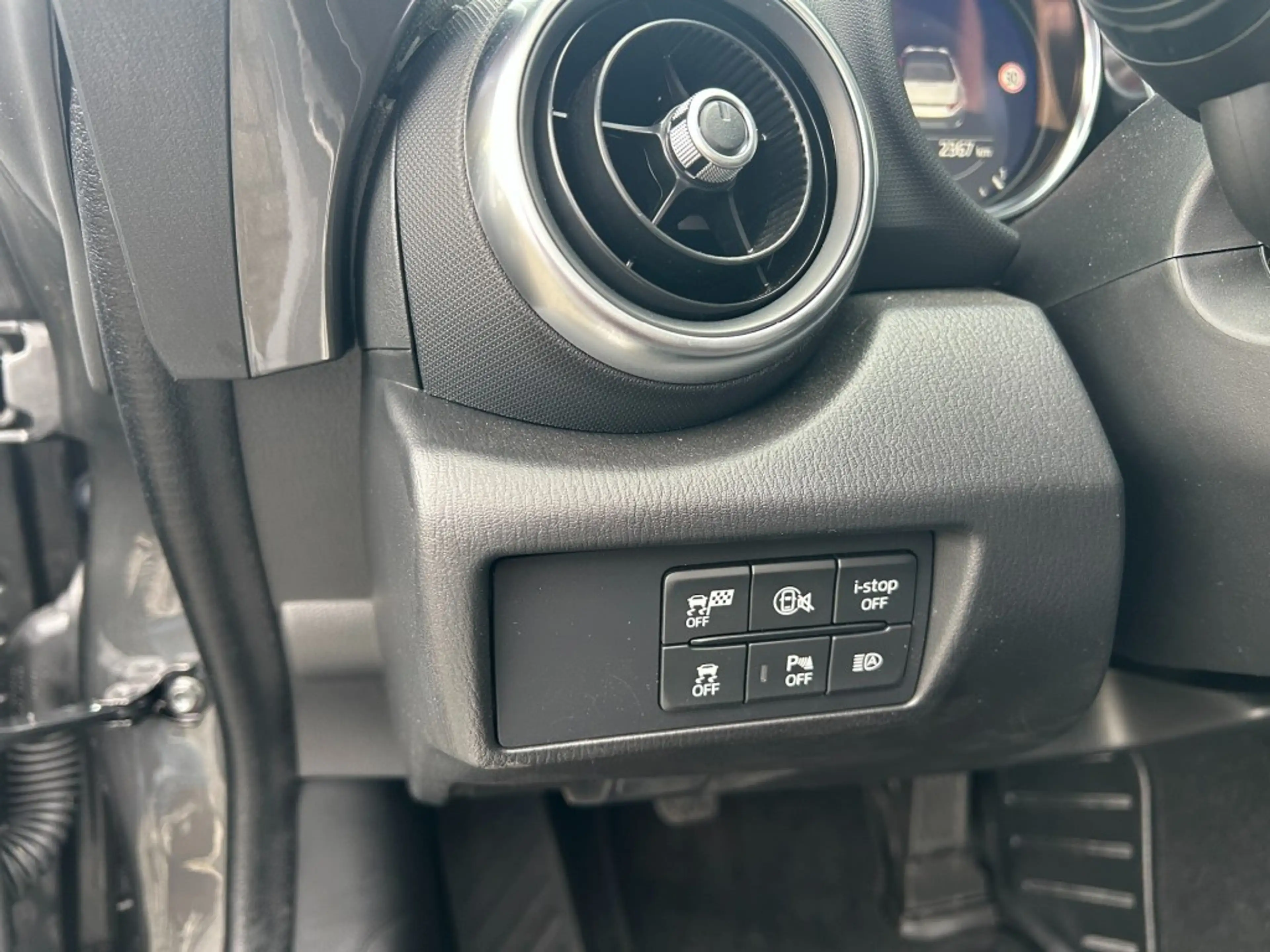 Mazda MX-5 ROADSTER SKYACTIV-G HOMURA — photo 17