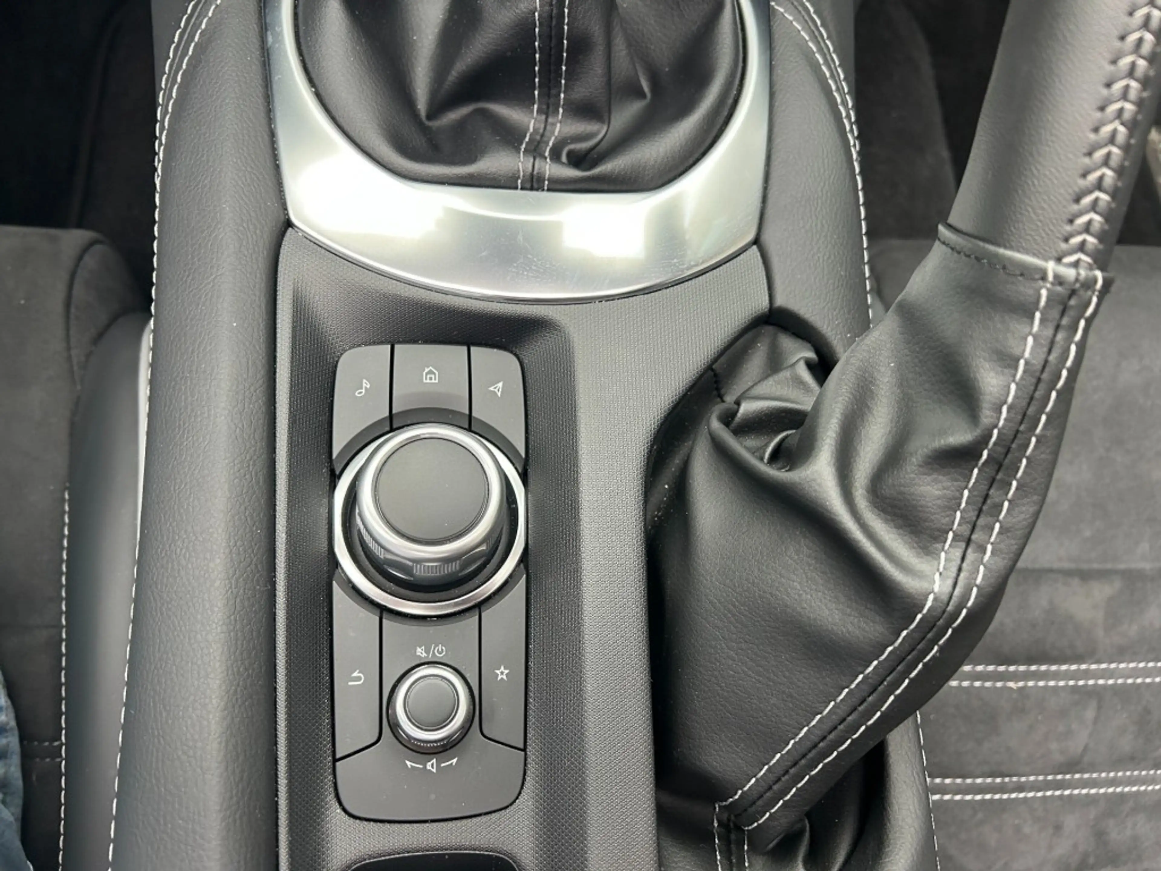 Mazda MX-5 ROADSTER SKYACTIV-G HOMURA — photo 23