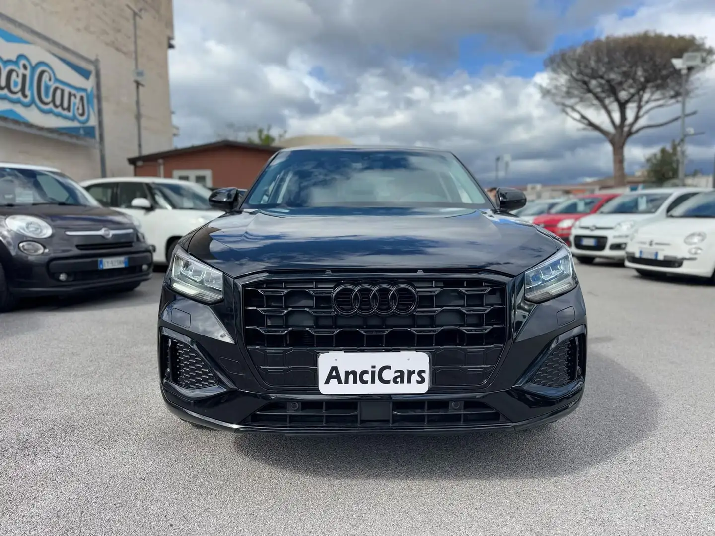 Audi Q2 35 TDI quattro S tronic Business Černá - 1