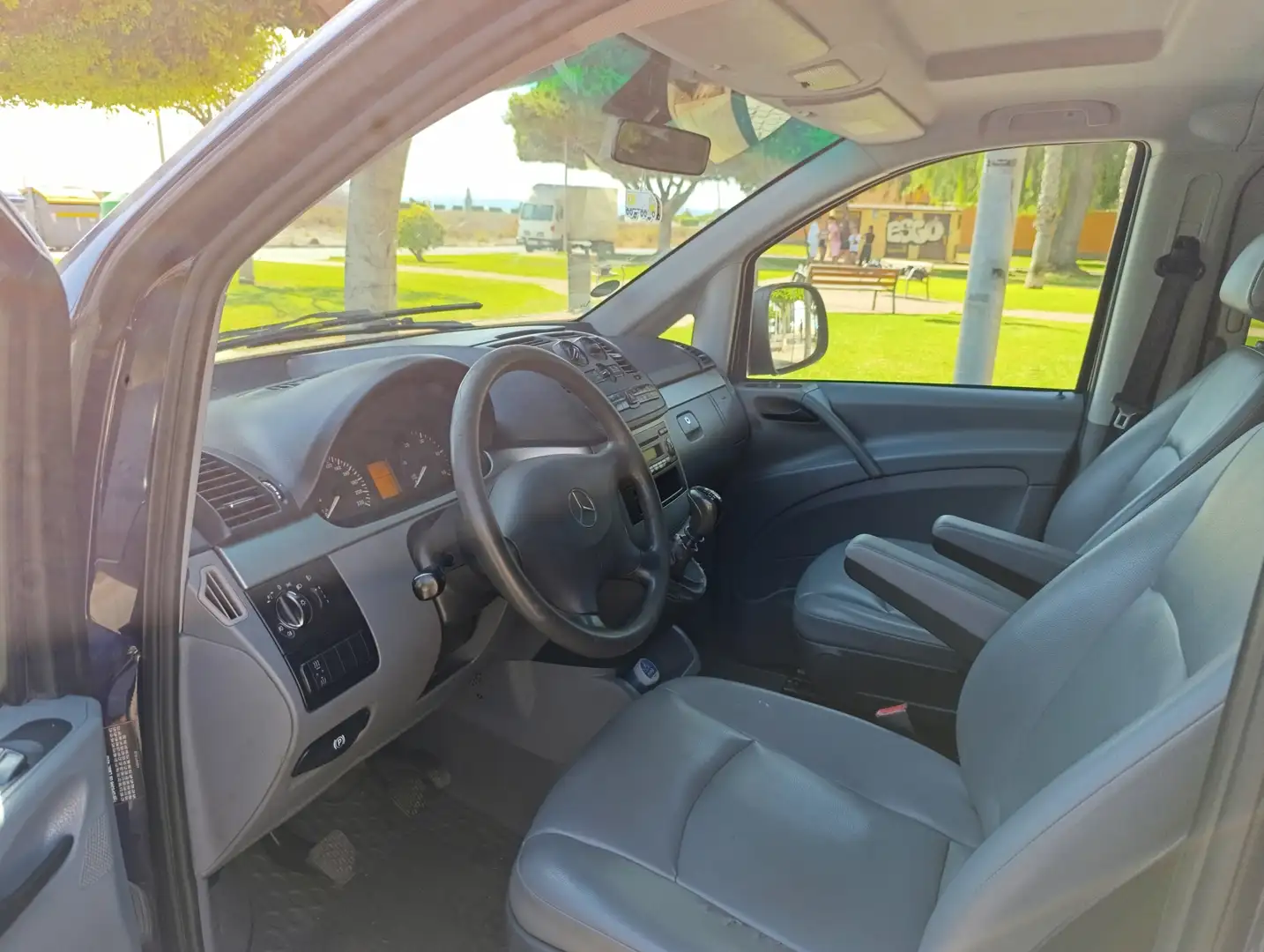 Mercedes-Benz Vito Vito Combi 115CDI Extralarga Azul - 2