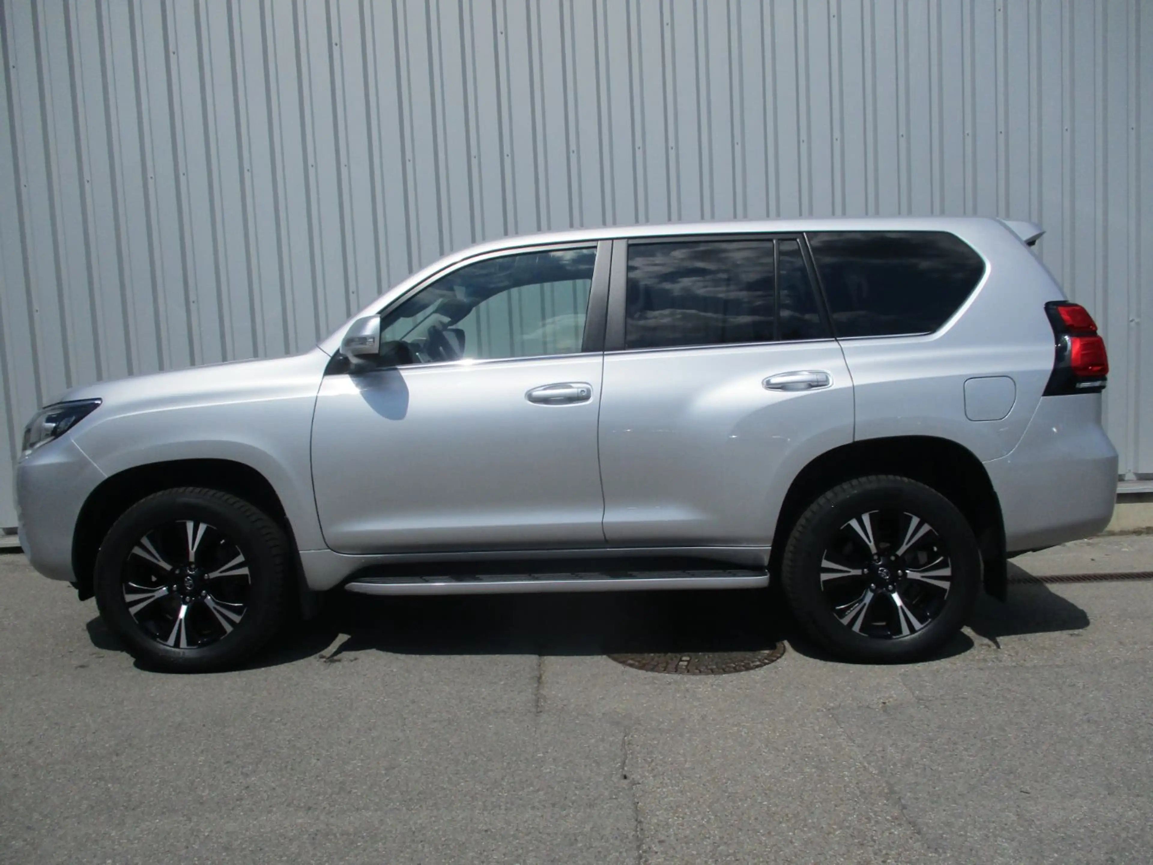 Toyota Land Cruiser Landcruiser 2.8 D4-D Elegance ACC+LED+Navi+SHZ — photo 3