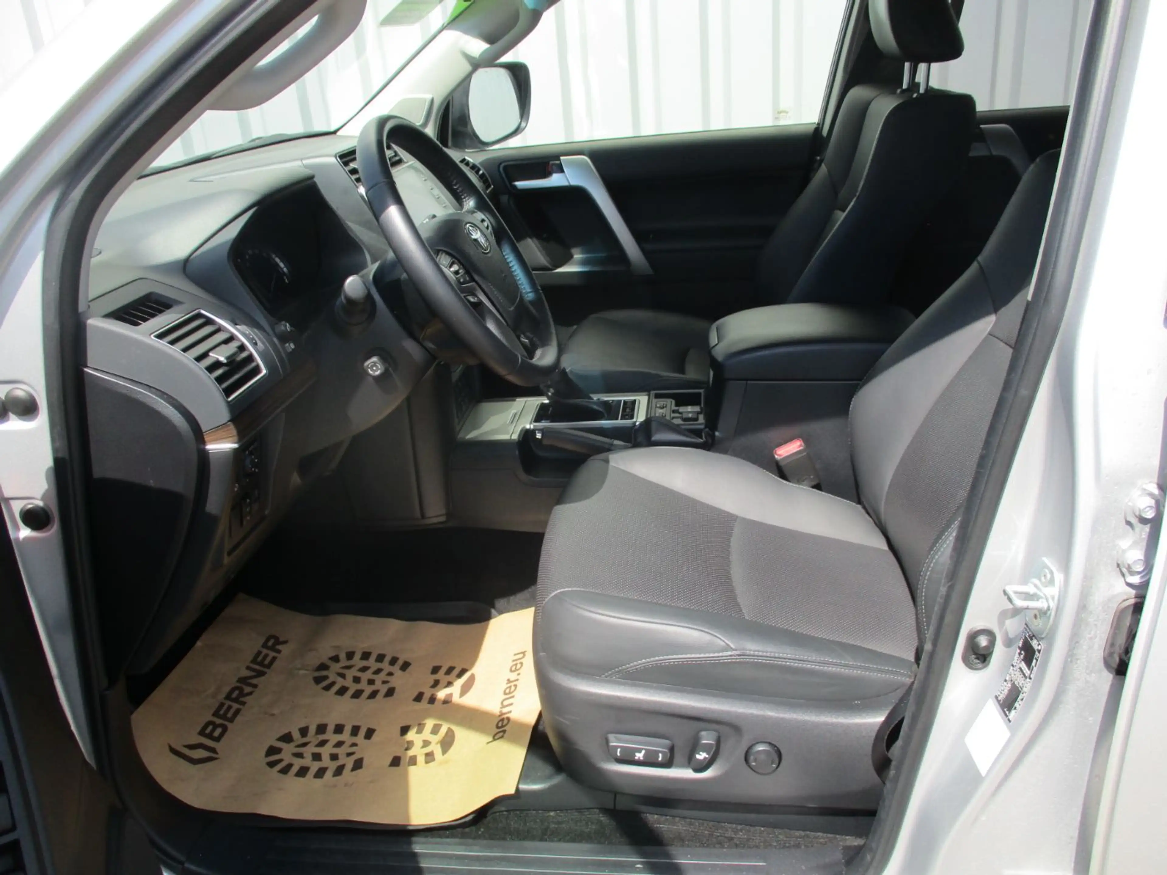 Toyota Land Cruiser Landcruiser 2.8 D4-D Elegance ACC+LED+Navi+SHZ — photo 9
