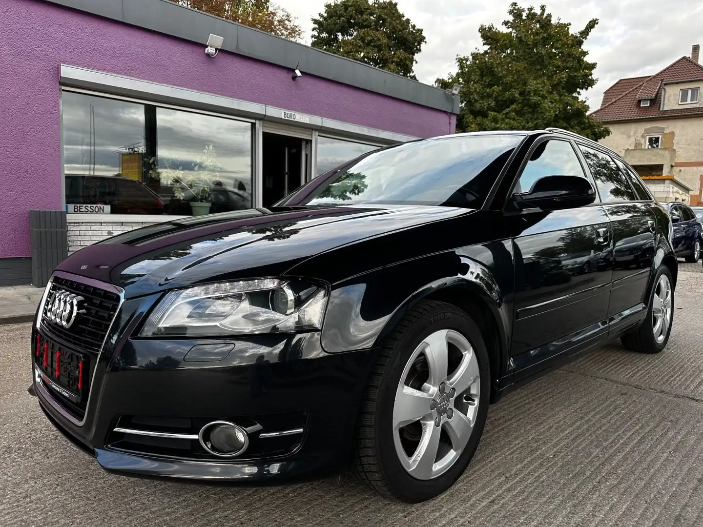 Audi A3 Sportback 1.2 TFSI Attraction "HU/AU 05/2027" Schwarz - 1