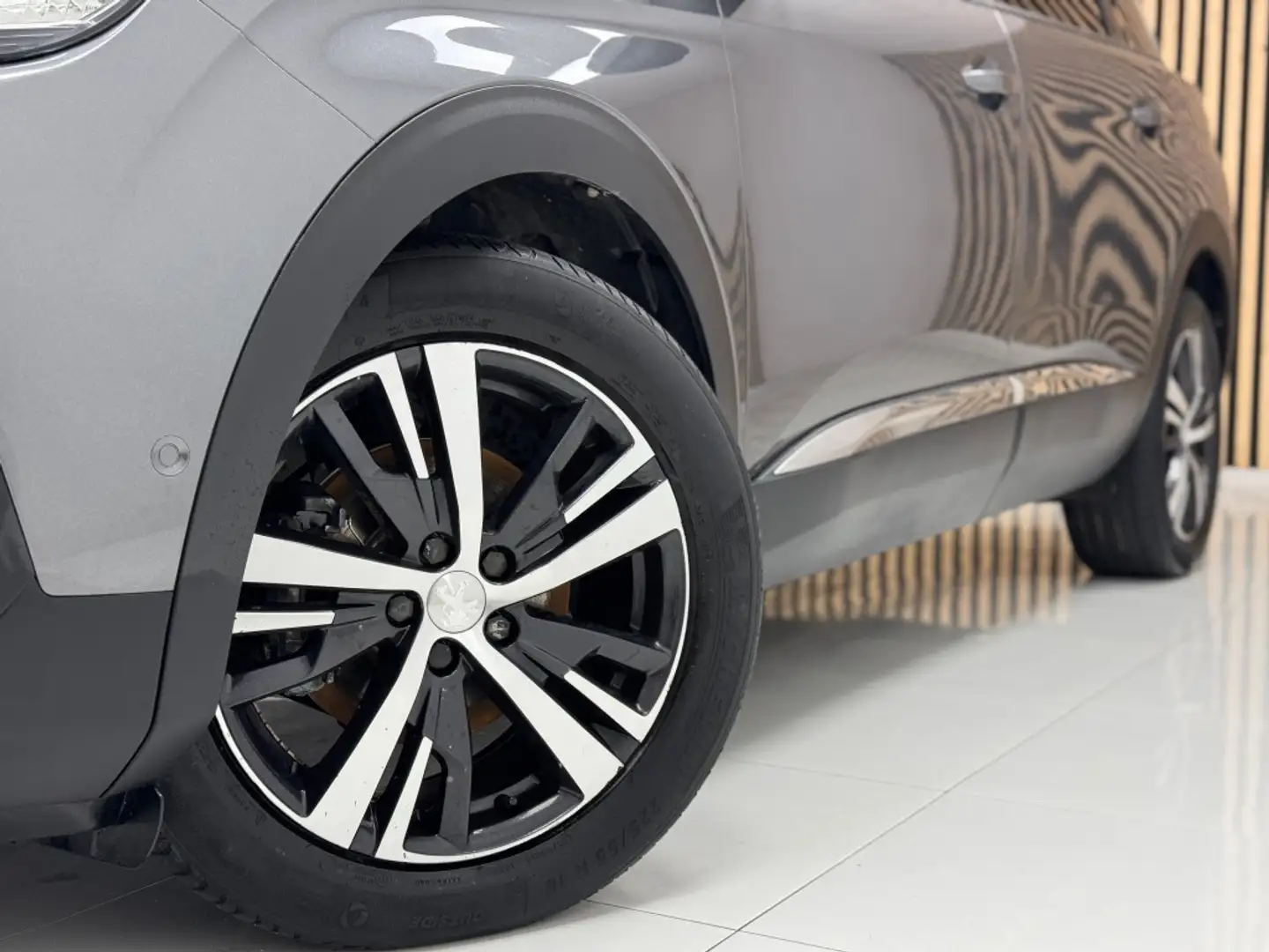Peugeot 5008 1.5BlueHDi S&S Allure EAT8 130 Grau - 2