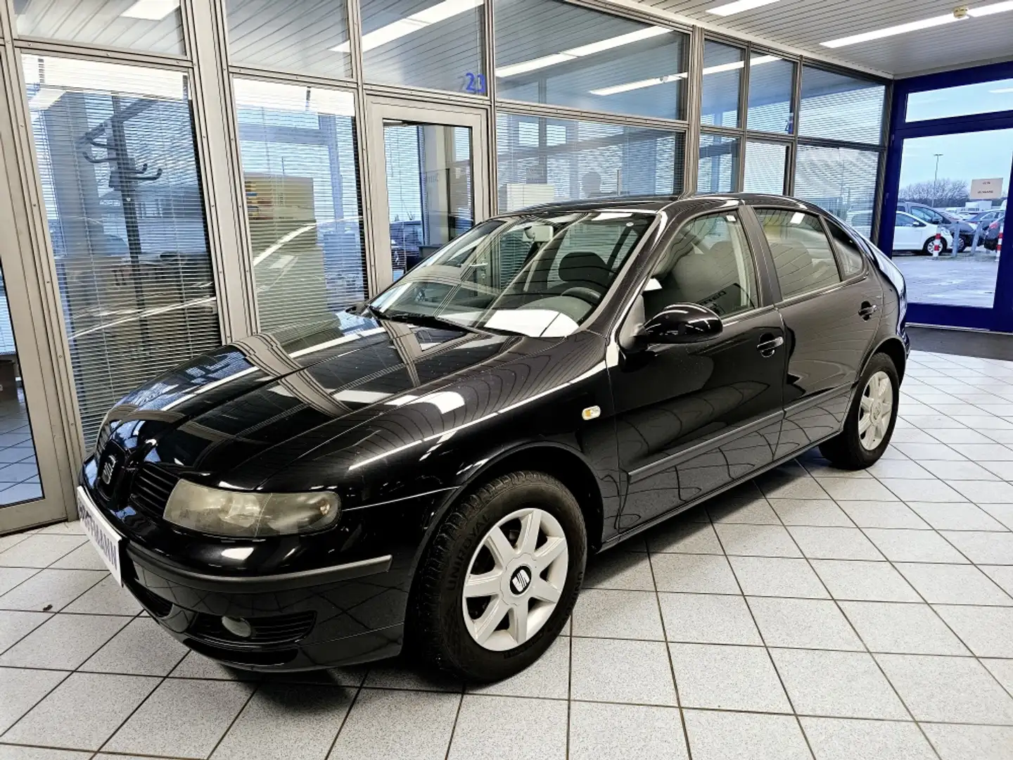 SEAT Leon Tüv 10-2025 Чорний - 2