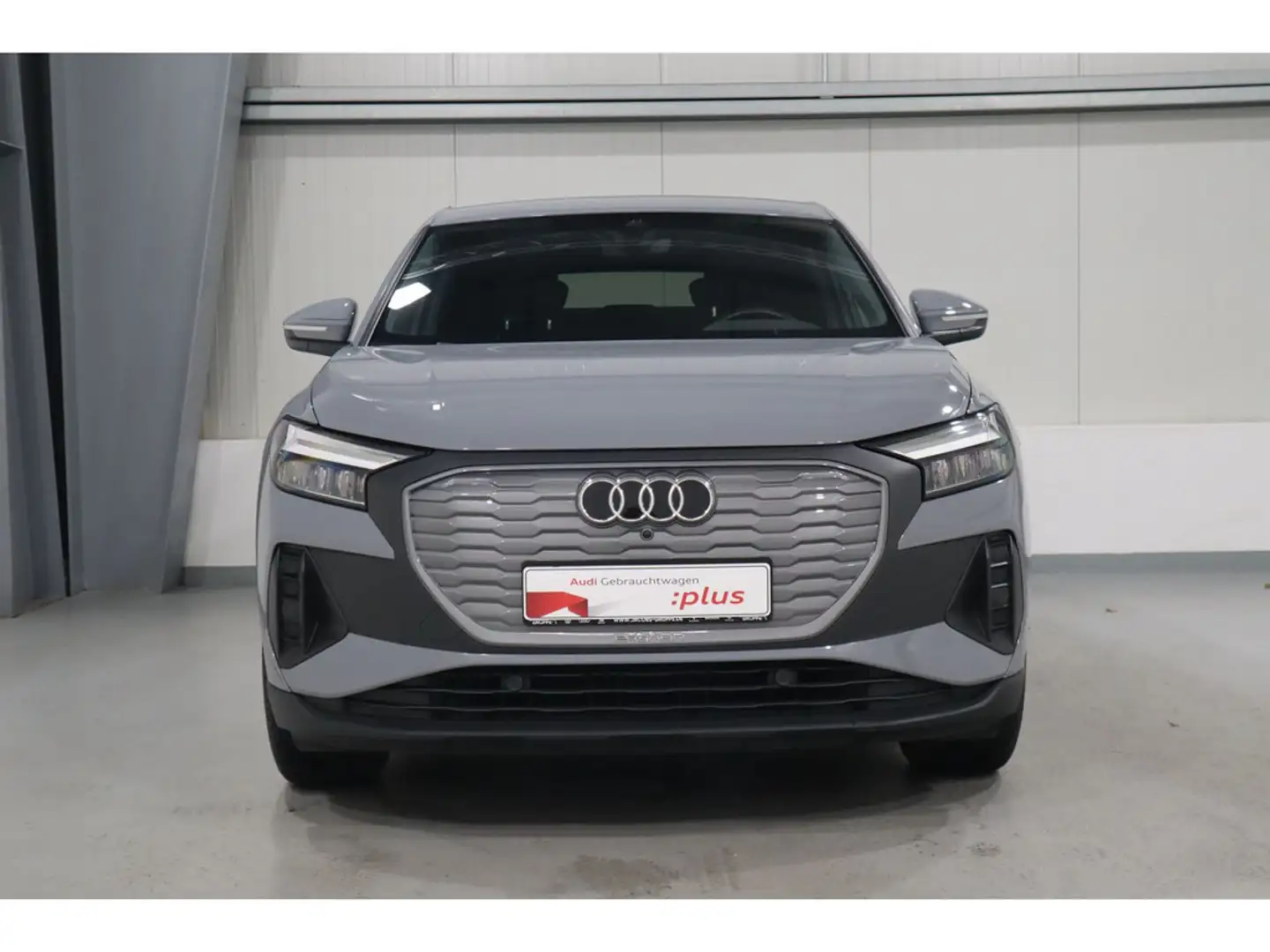 Audi Q4 e-tron Grau - 2