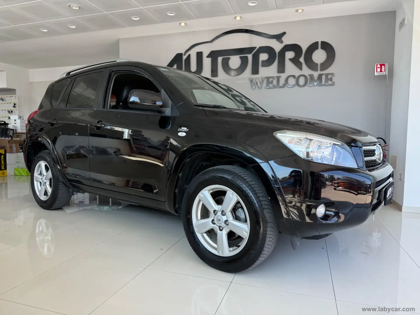 Toyota RAV 4 2.2 D-4D 177 CV Luxury Nero - 2