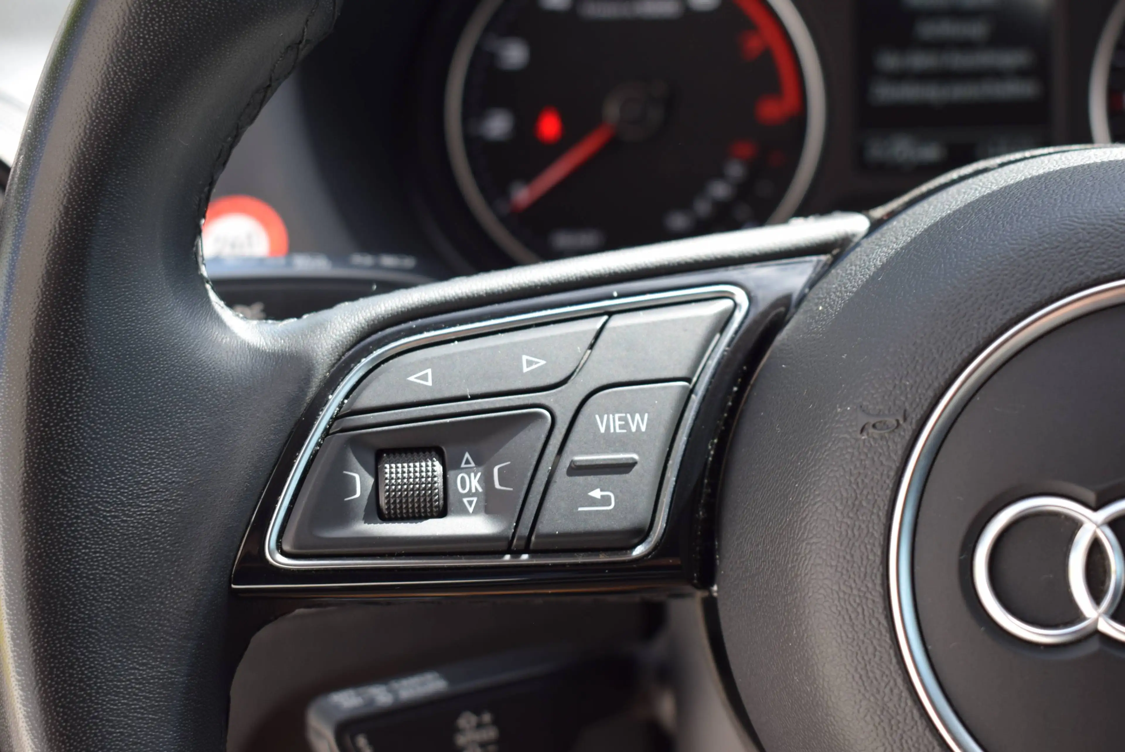 Audi Q2 35 TFSI S-Tronic/Advanced/Navi/Cam/BlackPaket — photo 13