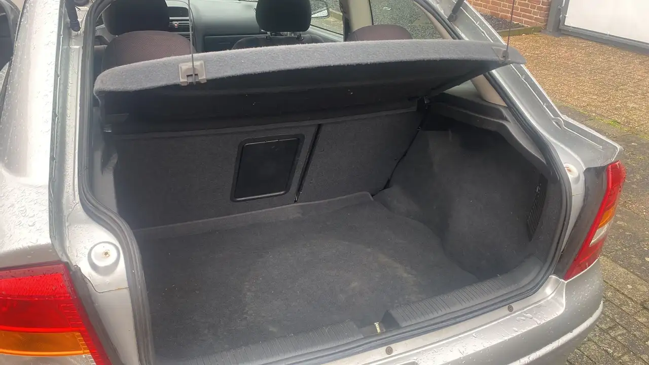 Opel Astra 1.6-16V Sport, foto 3
