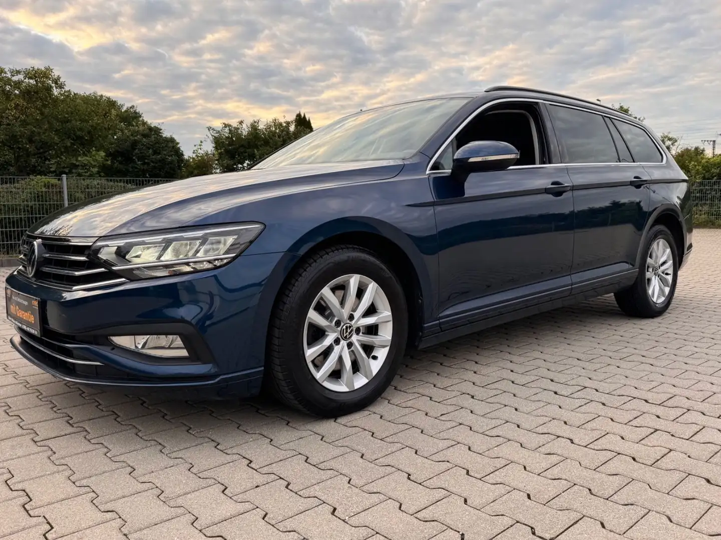 Volkswagen Passat Variant Passat Var. 2,0TDI Business NAVI CAMERA AHK DSG Azul - 1
