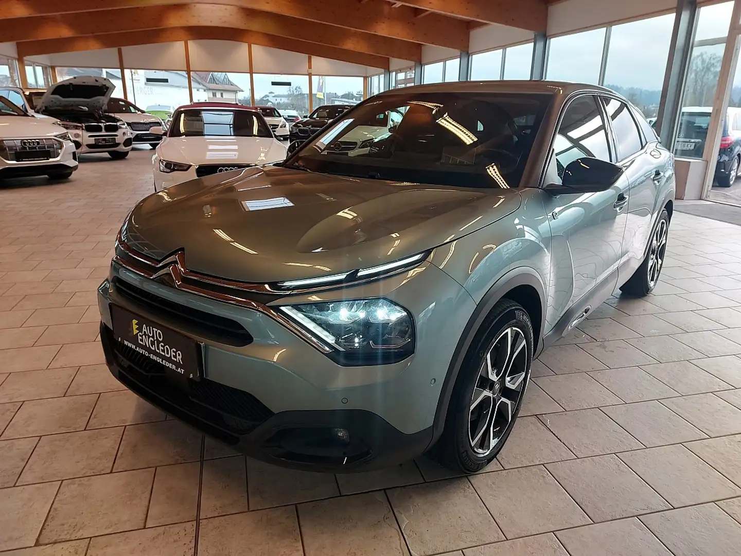 Citroen C4 e-C4 136 50kWh Shine Edition Grau - 2