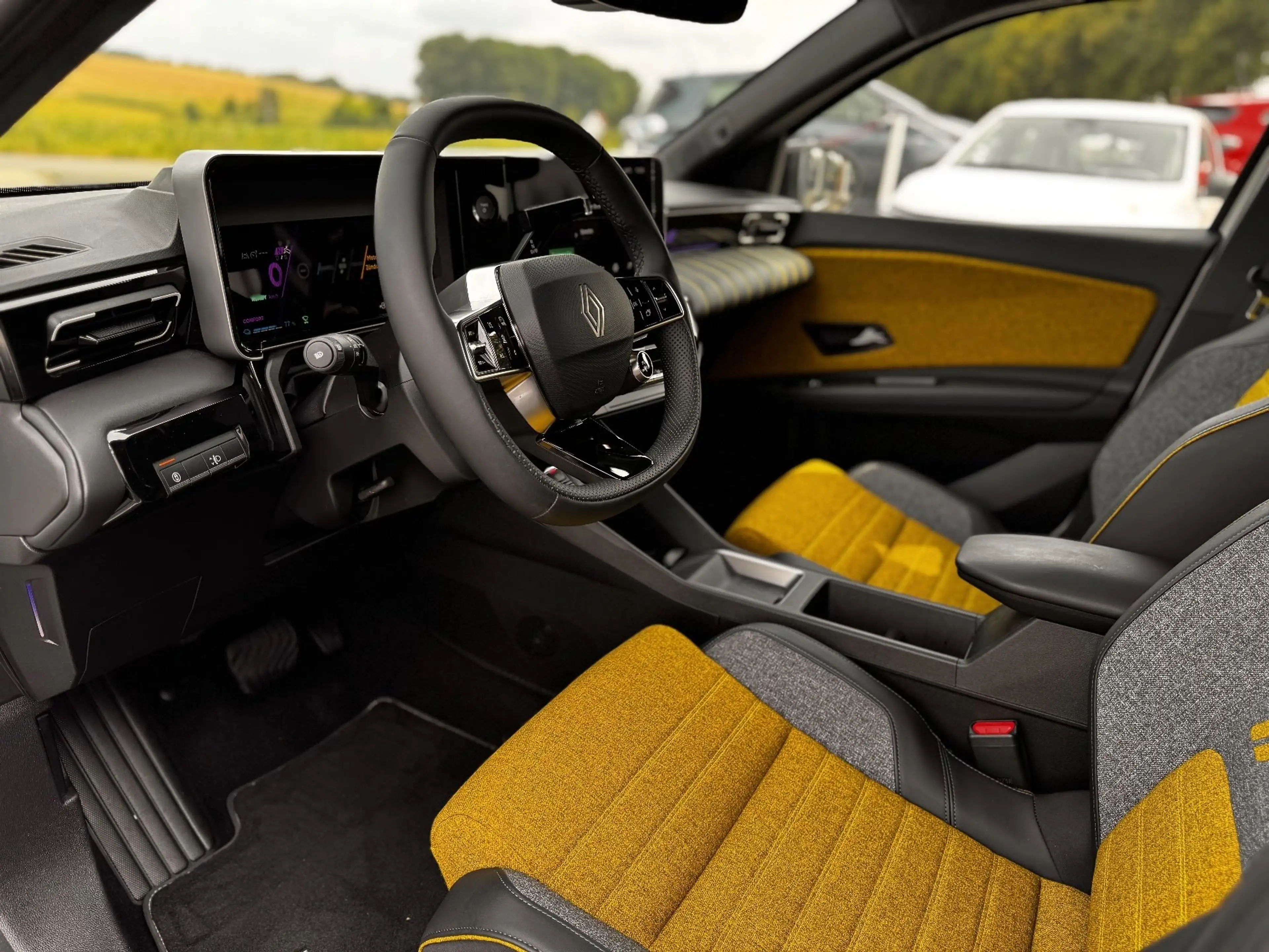 Renault R 5 E-Tech ICONIC 150 Comfort Range — photo 14
