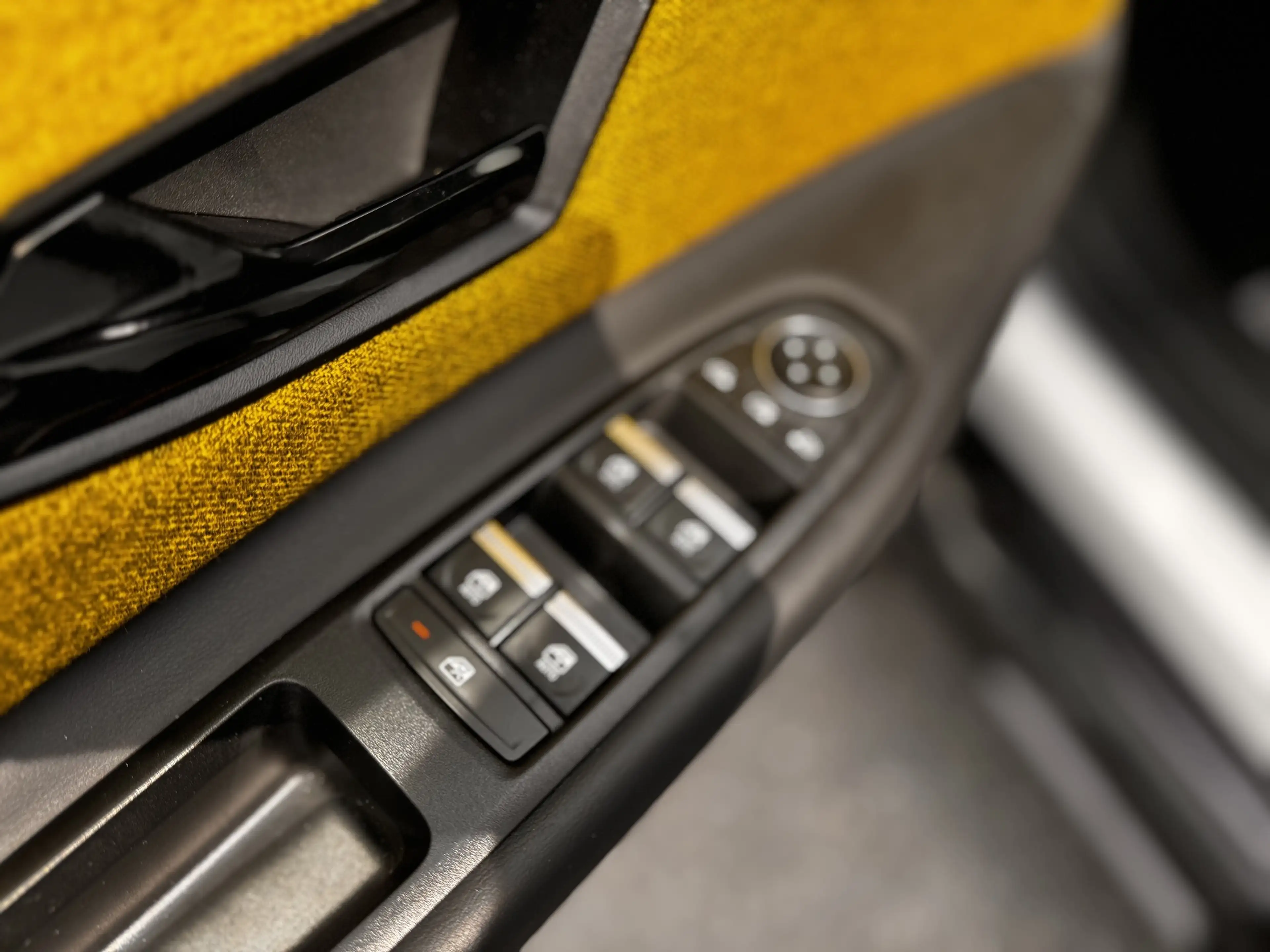 Renault R 5 E-Tech ICONIC 150 Comfort Range — photo 15