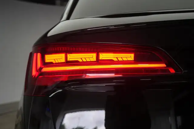 Audi Q5 view 14