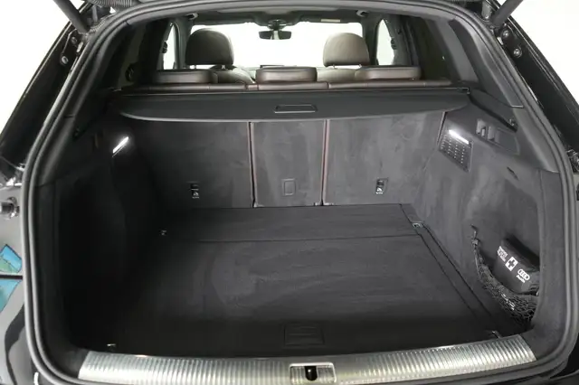 Audi Q5 view 7
