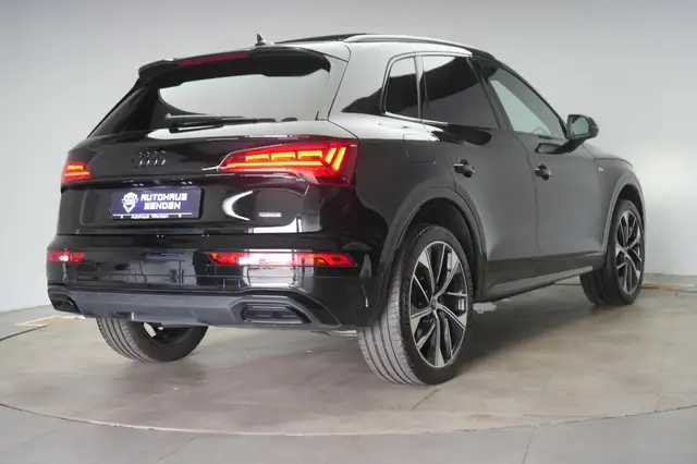 Audi Q5 view 4