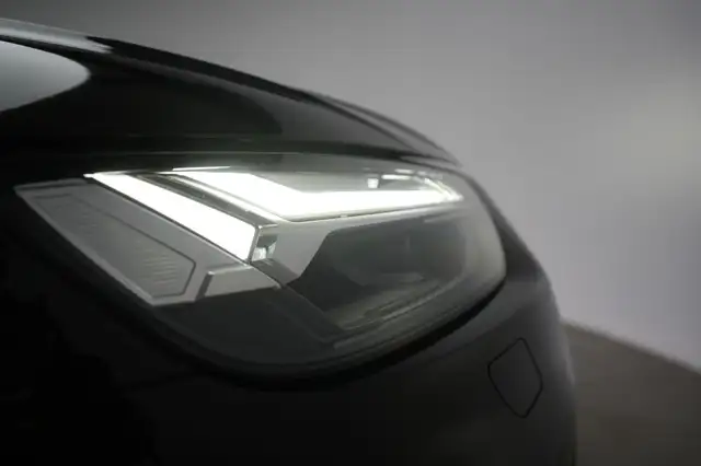 Audi Q5 view 13