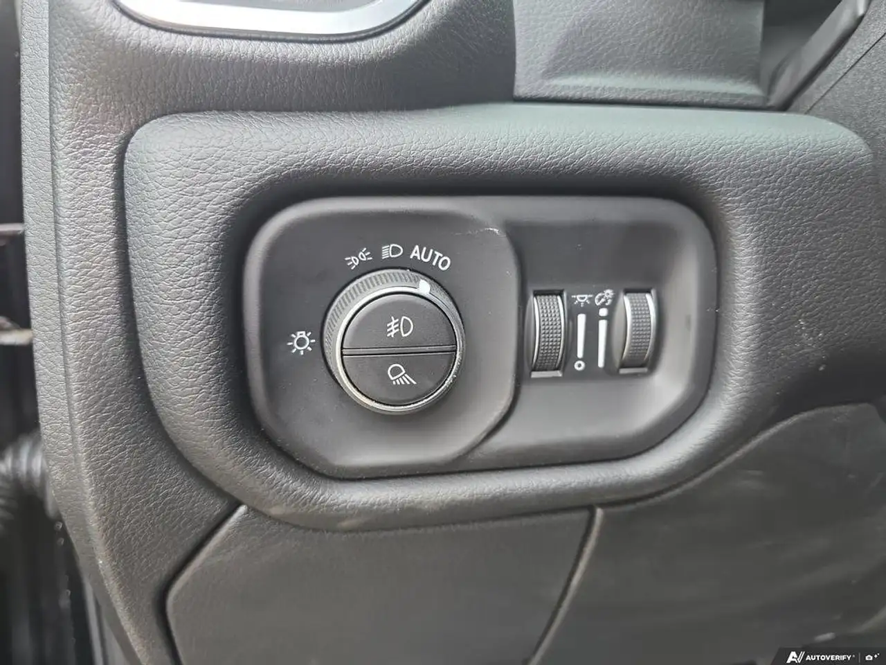 RAM 3500 снимка RAM 3500