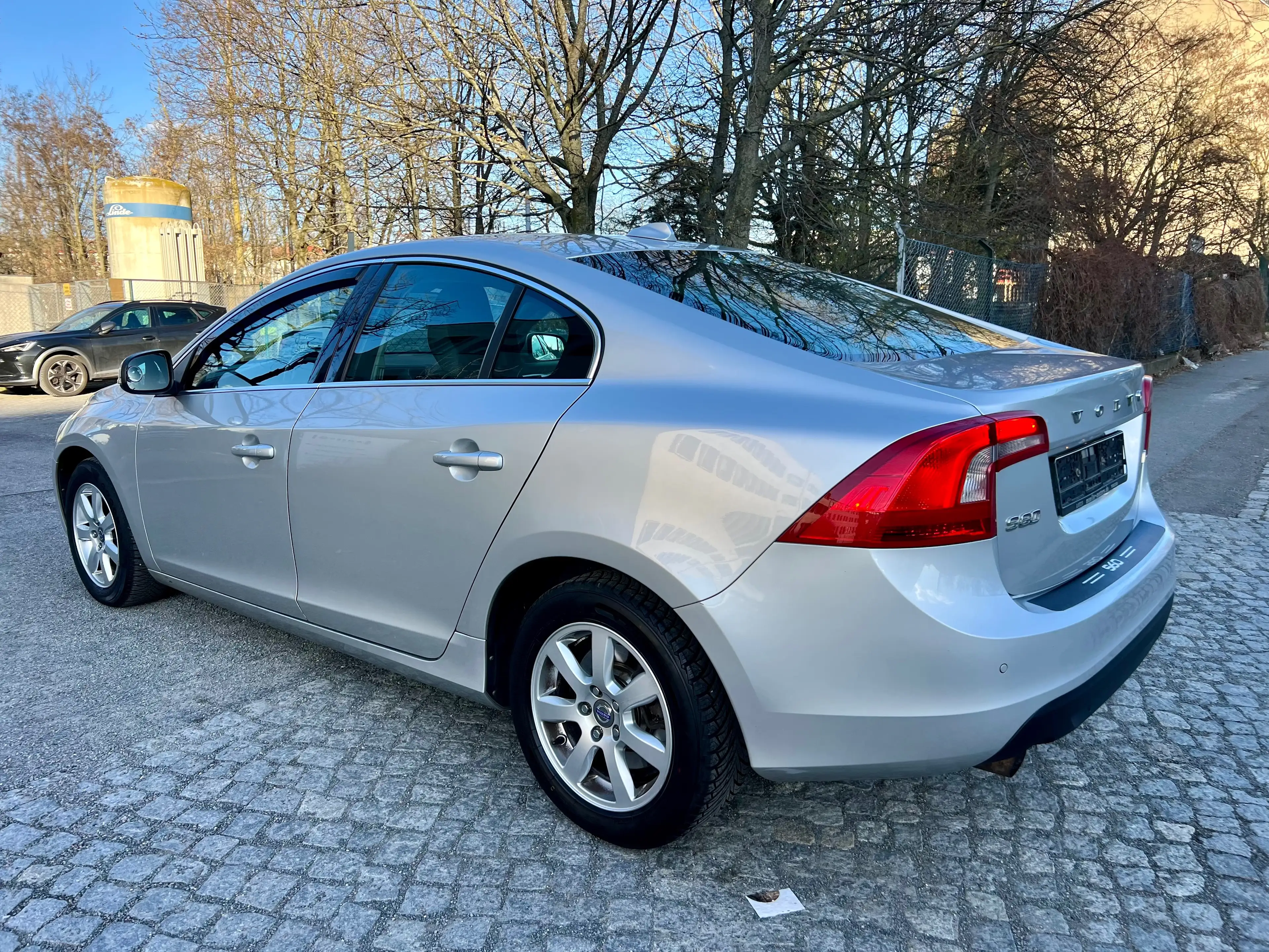 Volvo S60 Momentum — photo 5