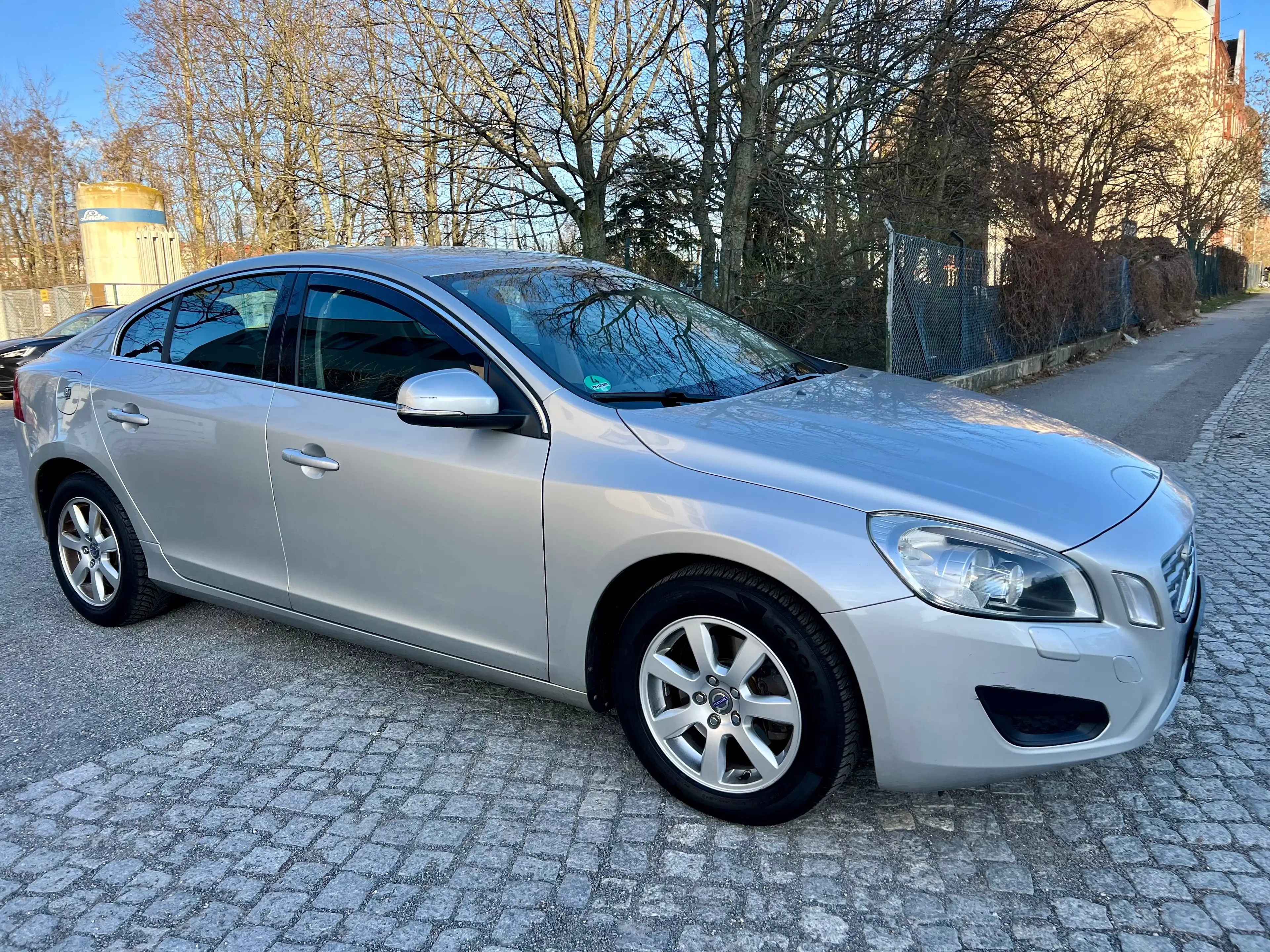 Volvo S60 Momentum — photo 4