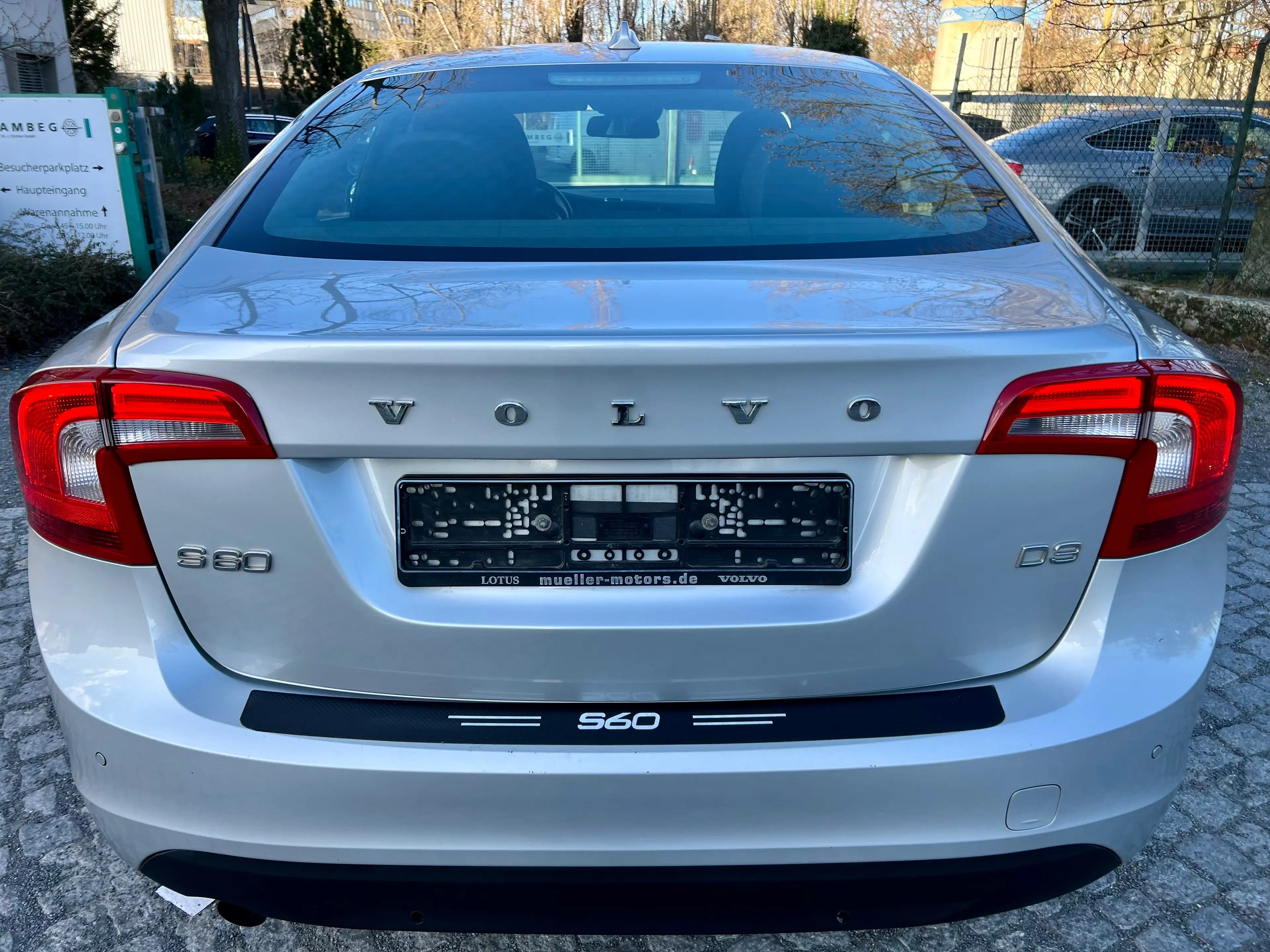 Volvo S60 Momentum — photo 7
