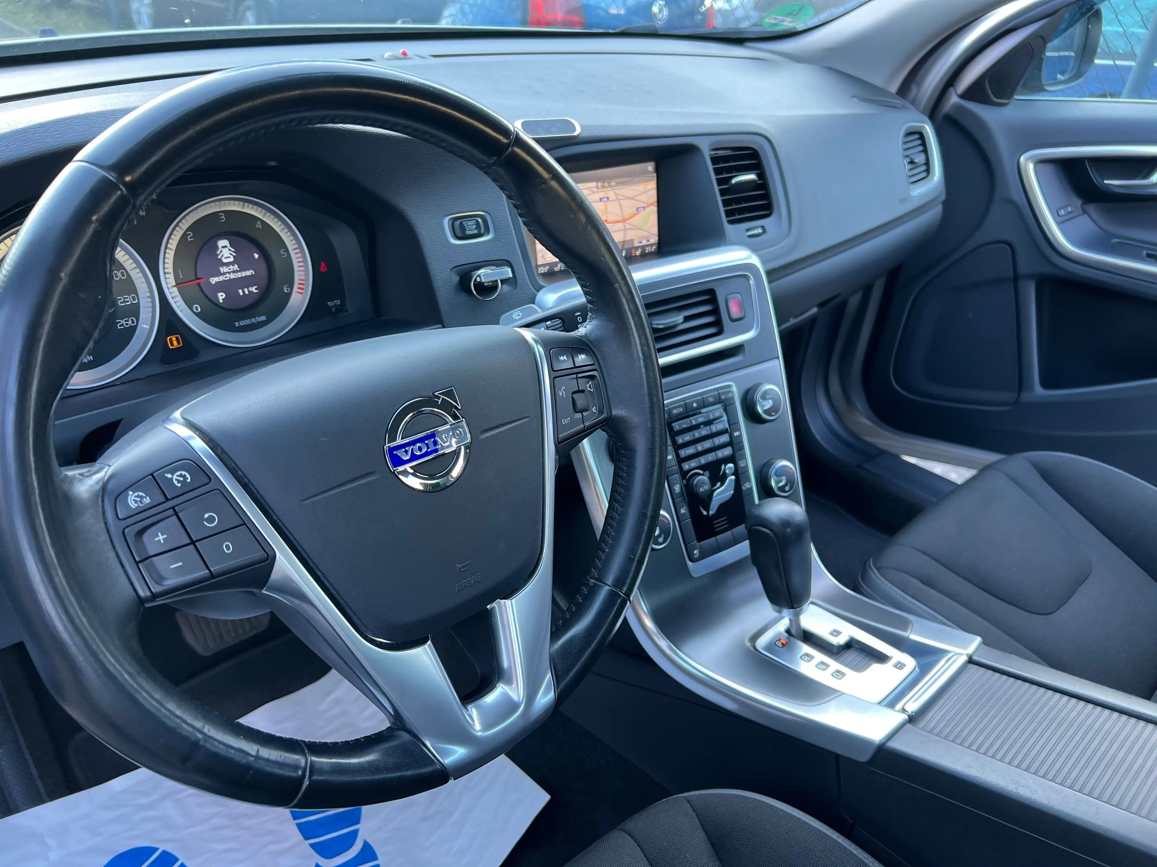Volvo S60 Momentum — photo 13