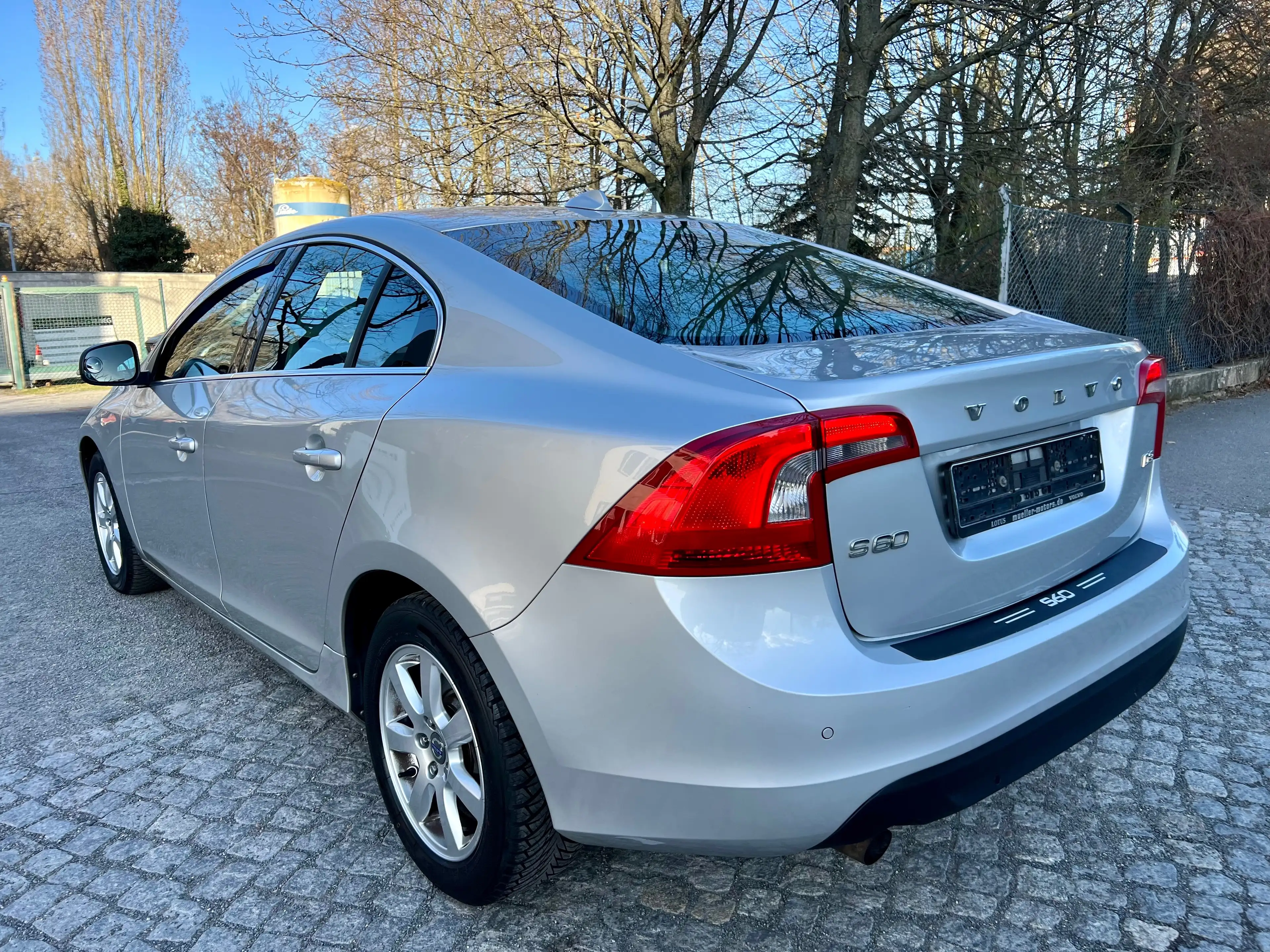 Volvo S60 Momentum — photo 6
