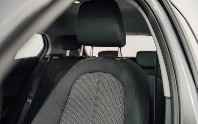 BMW 1 Series view 10