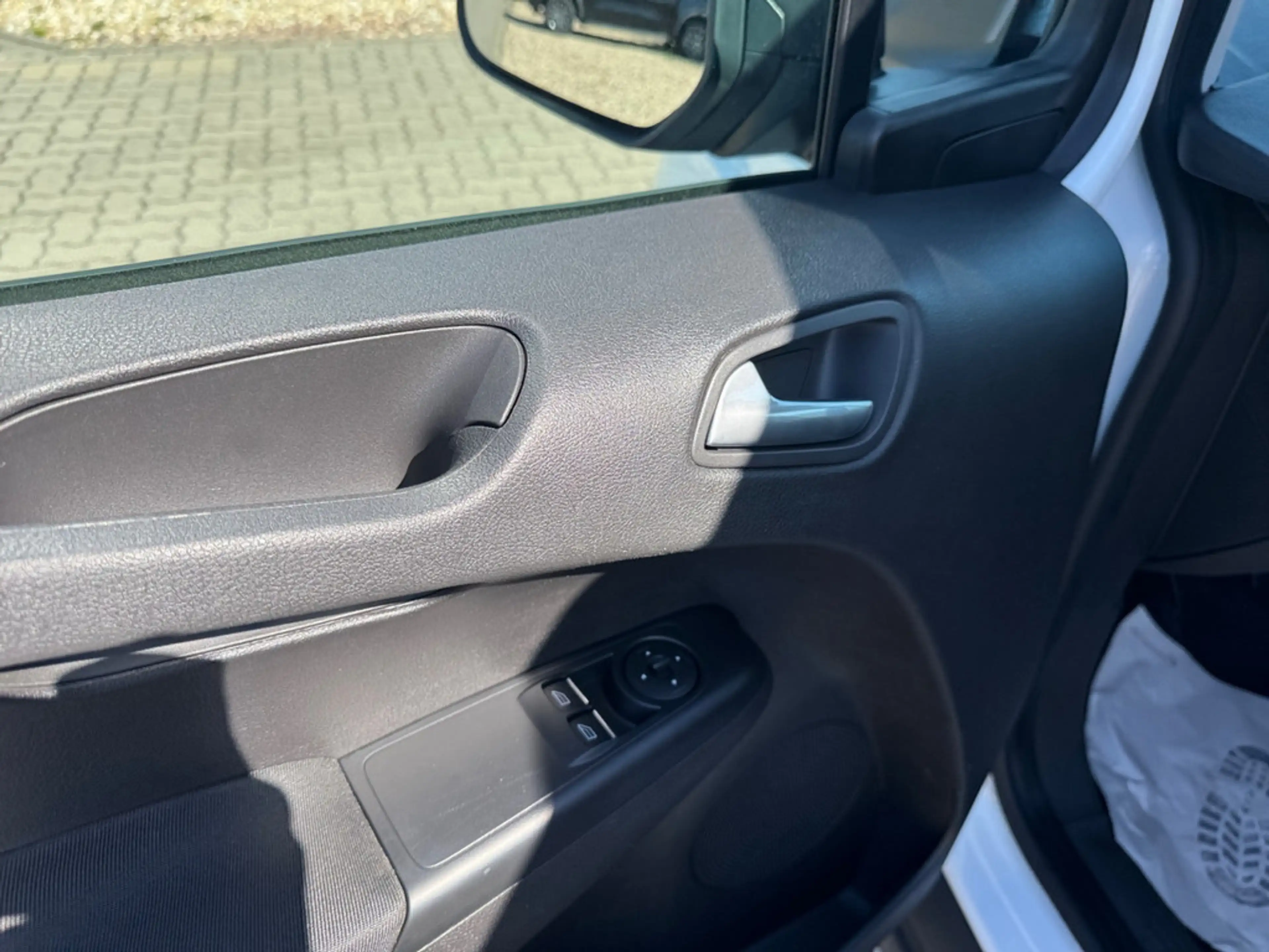 Ford Transit Courier TREND 1.0L SHZ KAMERA NAVI — photo 15