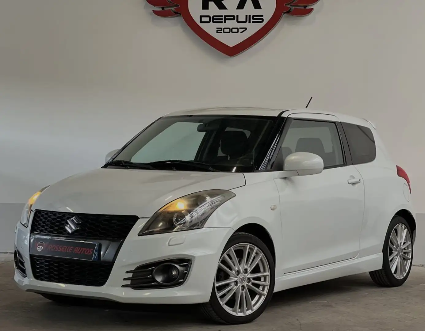Suzuki Swift III 1.6 VVT 136CH SPORT Blanc - 2