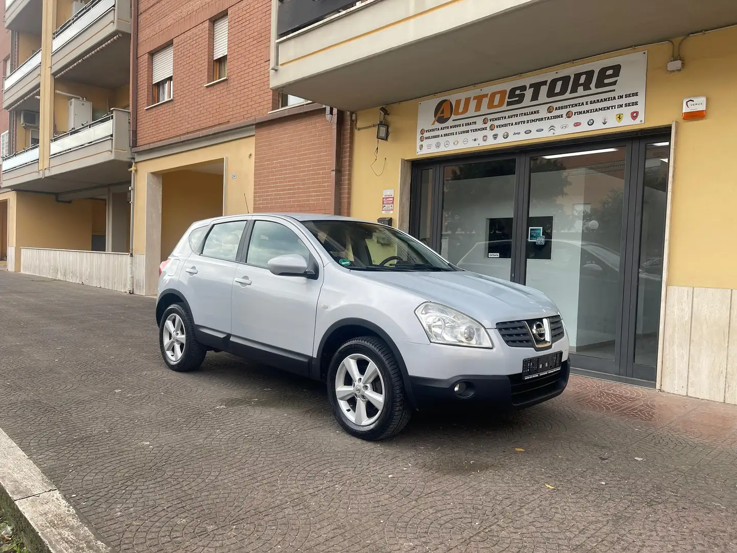 Nissan Qashqai Qashqai 2.0 dci Tekna dpf Plateado - 1