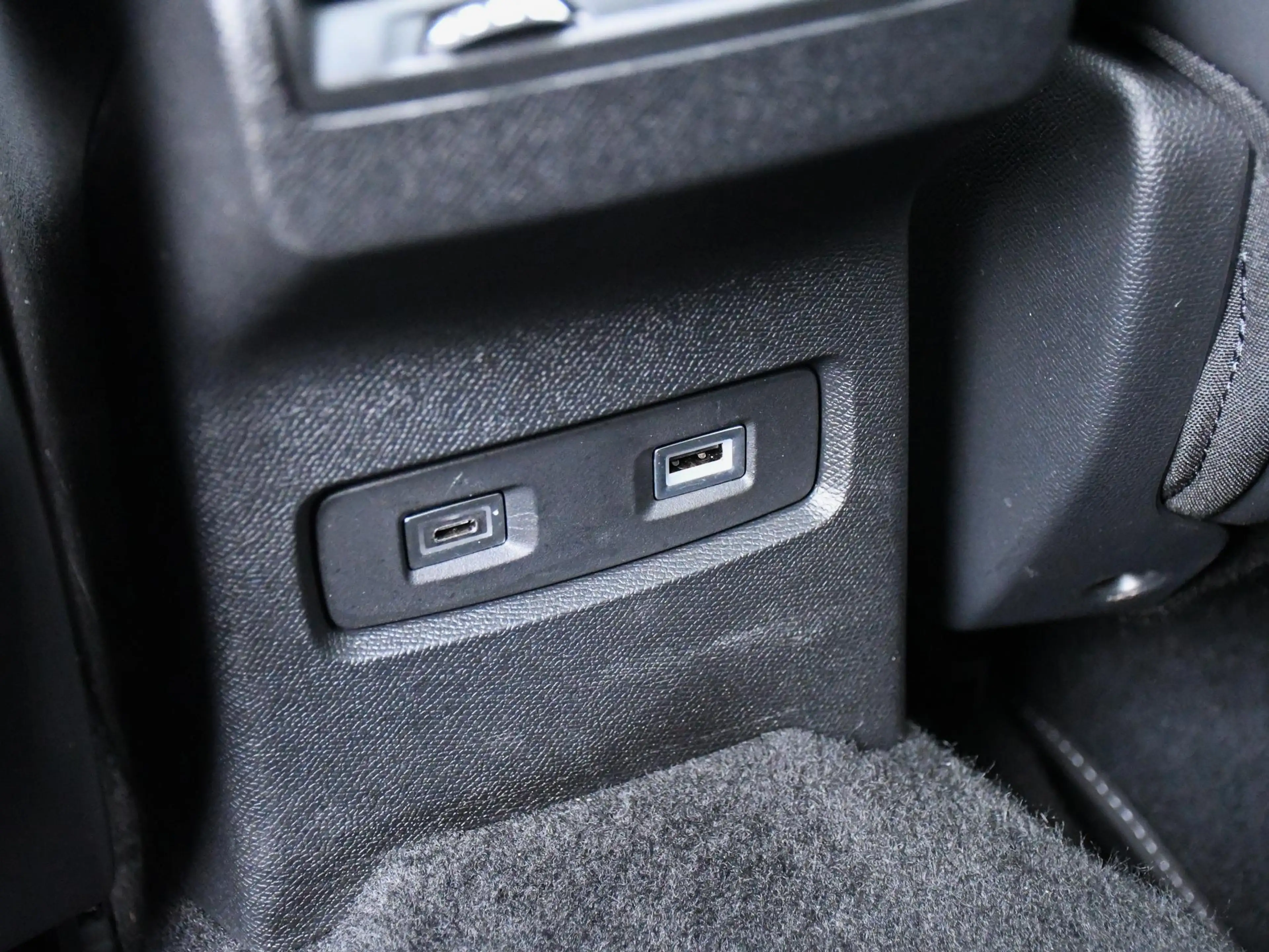 Citroen E-C4 Electric Shine Pack Business 50 kWh 136pk Automaat PANO | L — photo 15