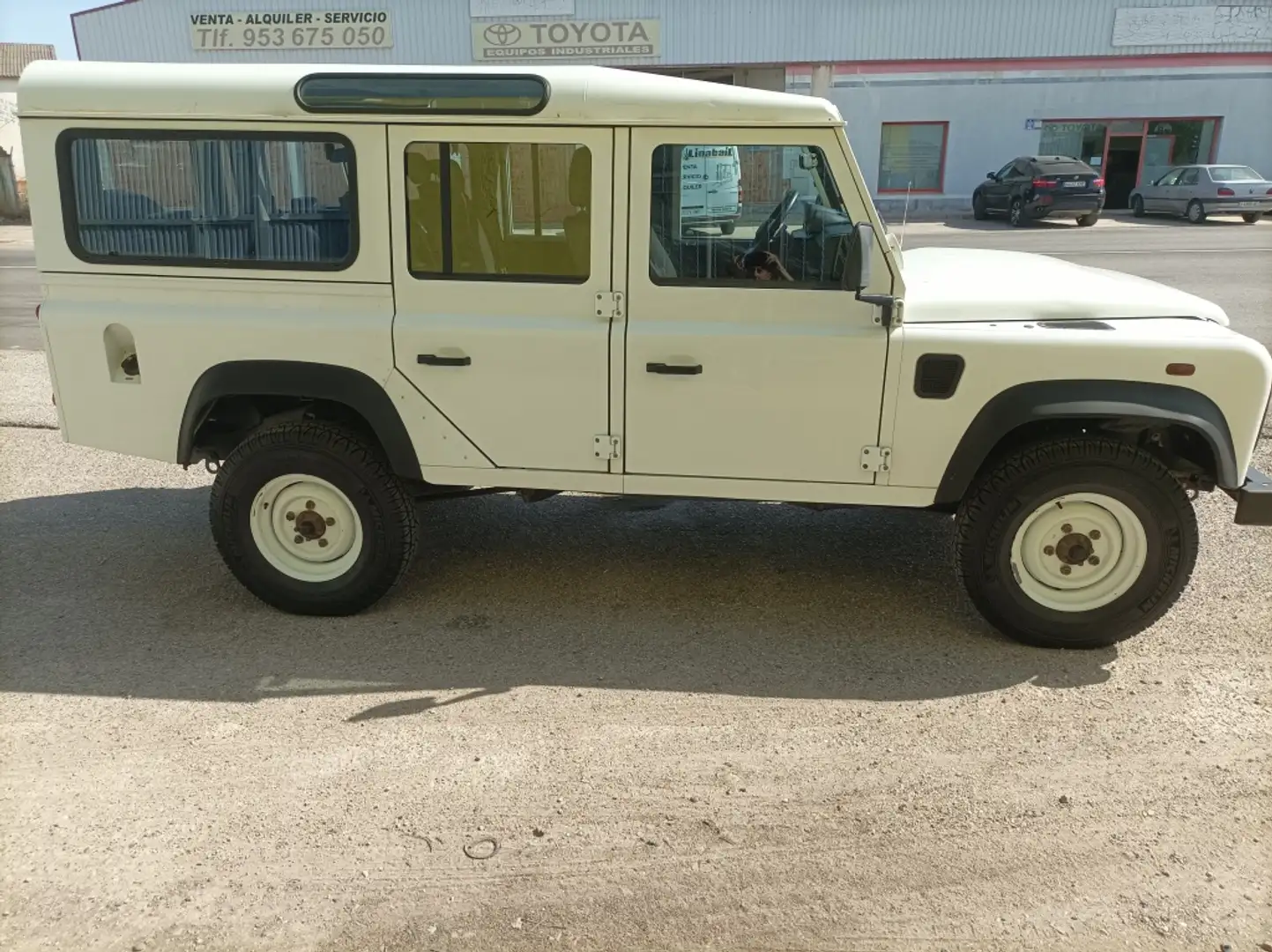 Land Rover Defender 110 SW SE Blanco - 2
