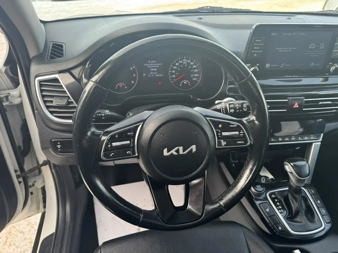 Kia Seltos снимка Kia Seltos