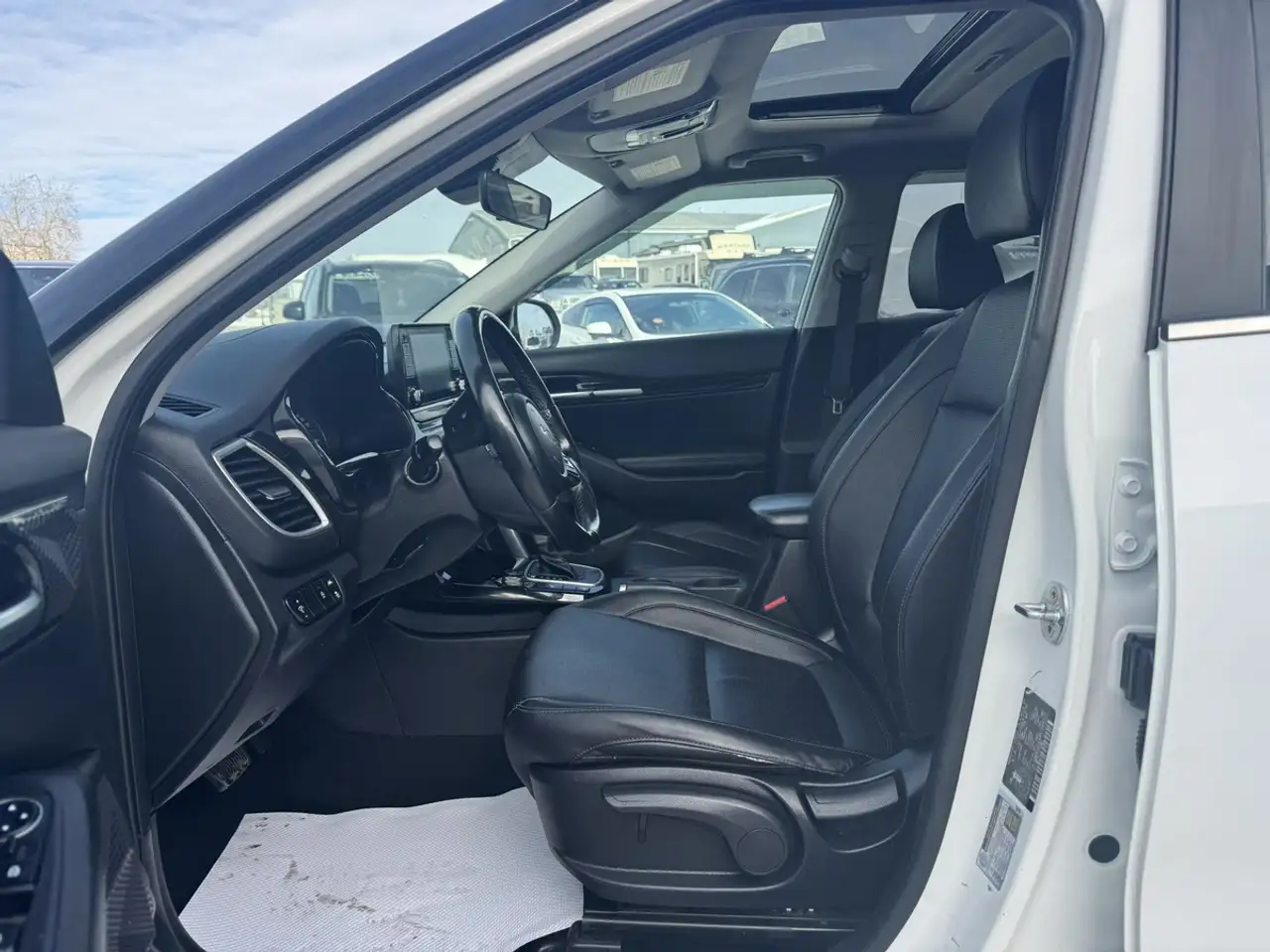 Kia Seltos снимка Kia Seltos