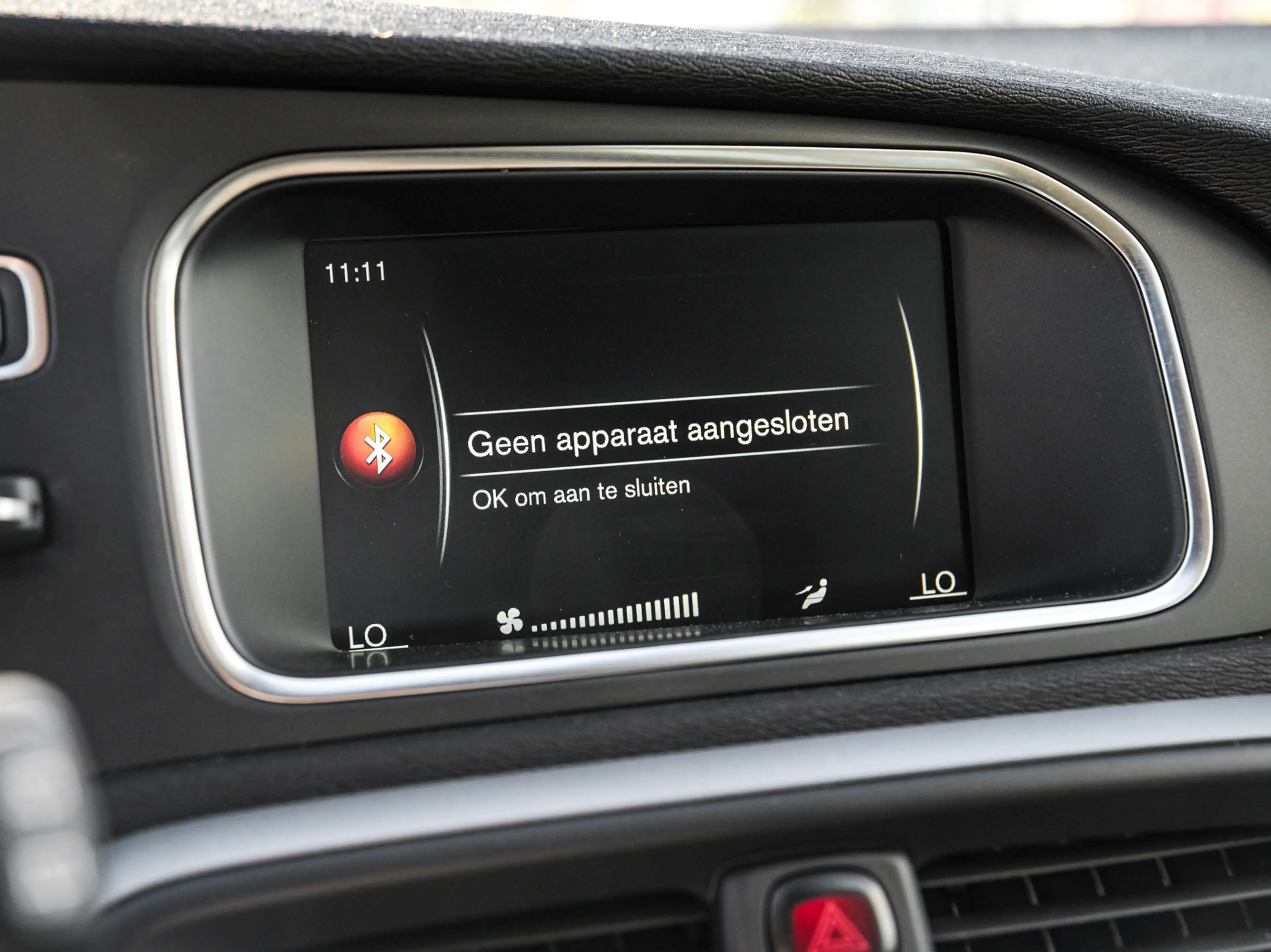 Volvo V40 1.6 D2 Momentum | Navi | Climate control | Cruise — photo 10