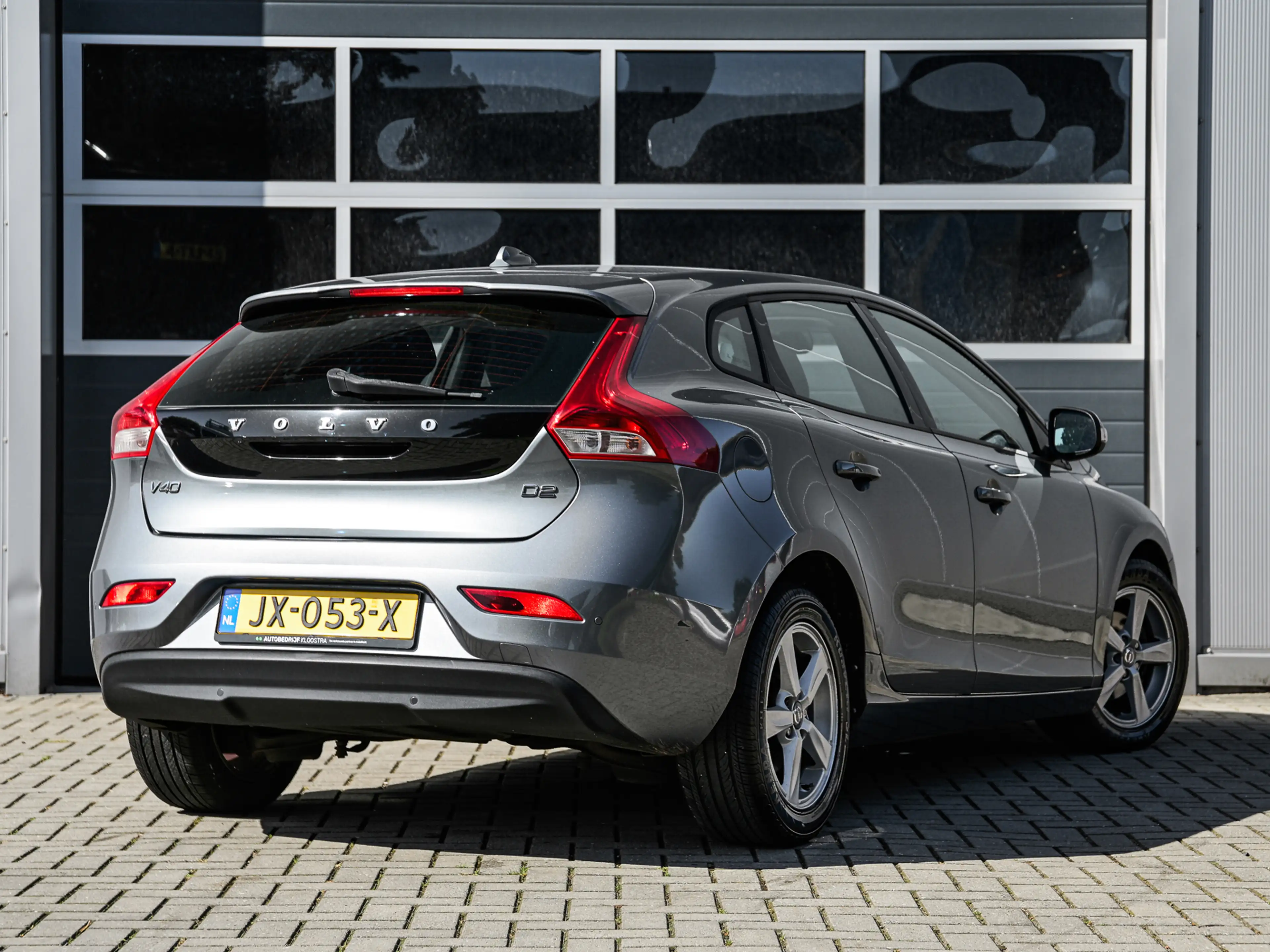 Volvo V40 1.6 D2 Momentum | Navi | Climate control | Cruise — photo 2