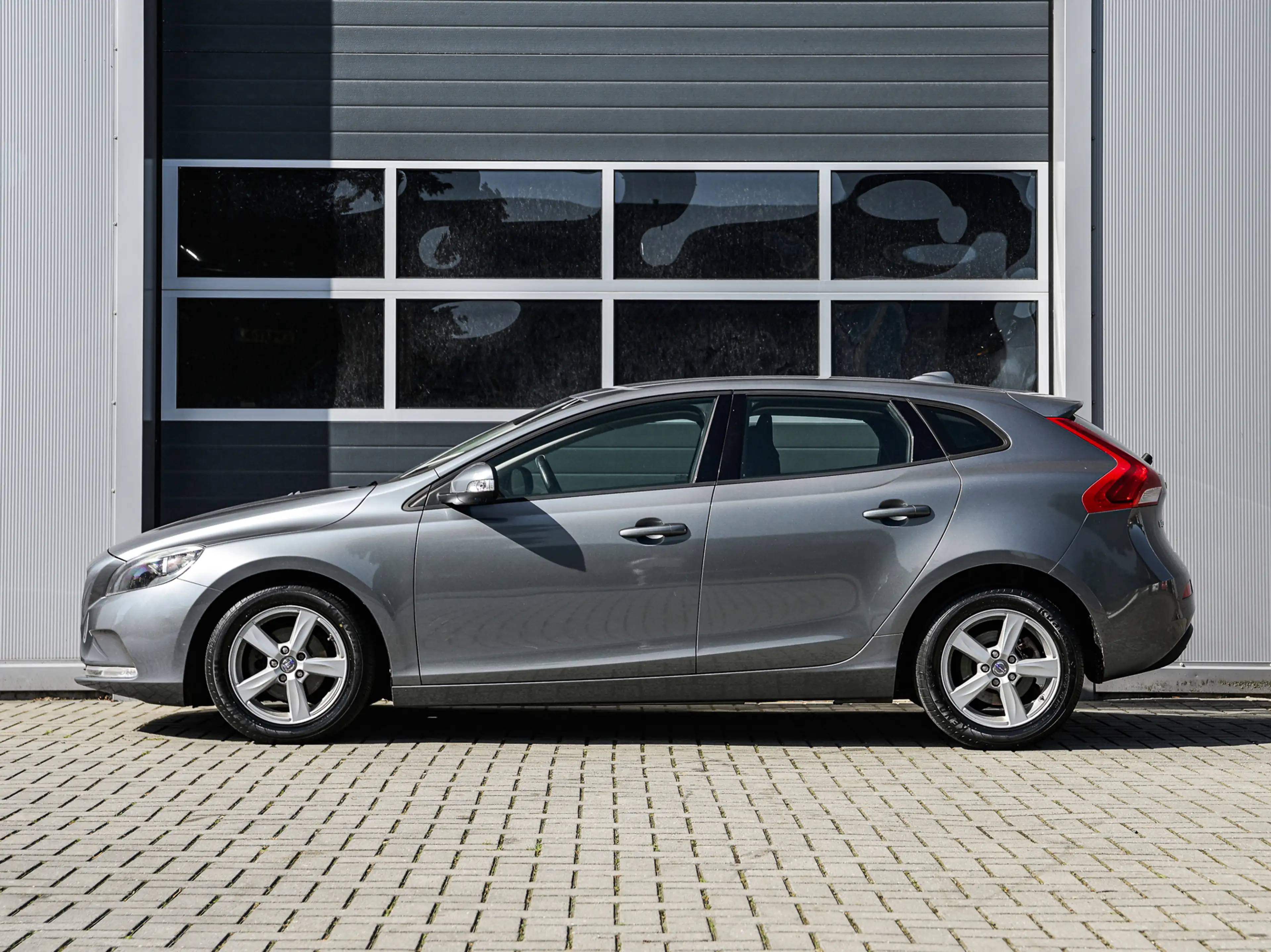 Volvo V40 1.6 D2 Momentum | Navi | Climate control | Cruise — photo 4