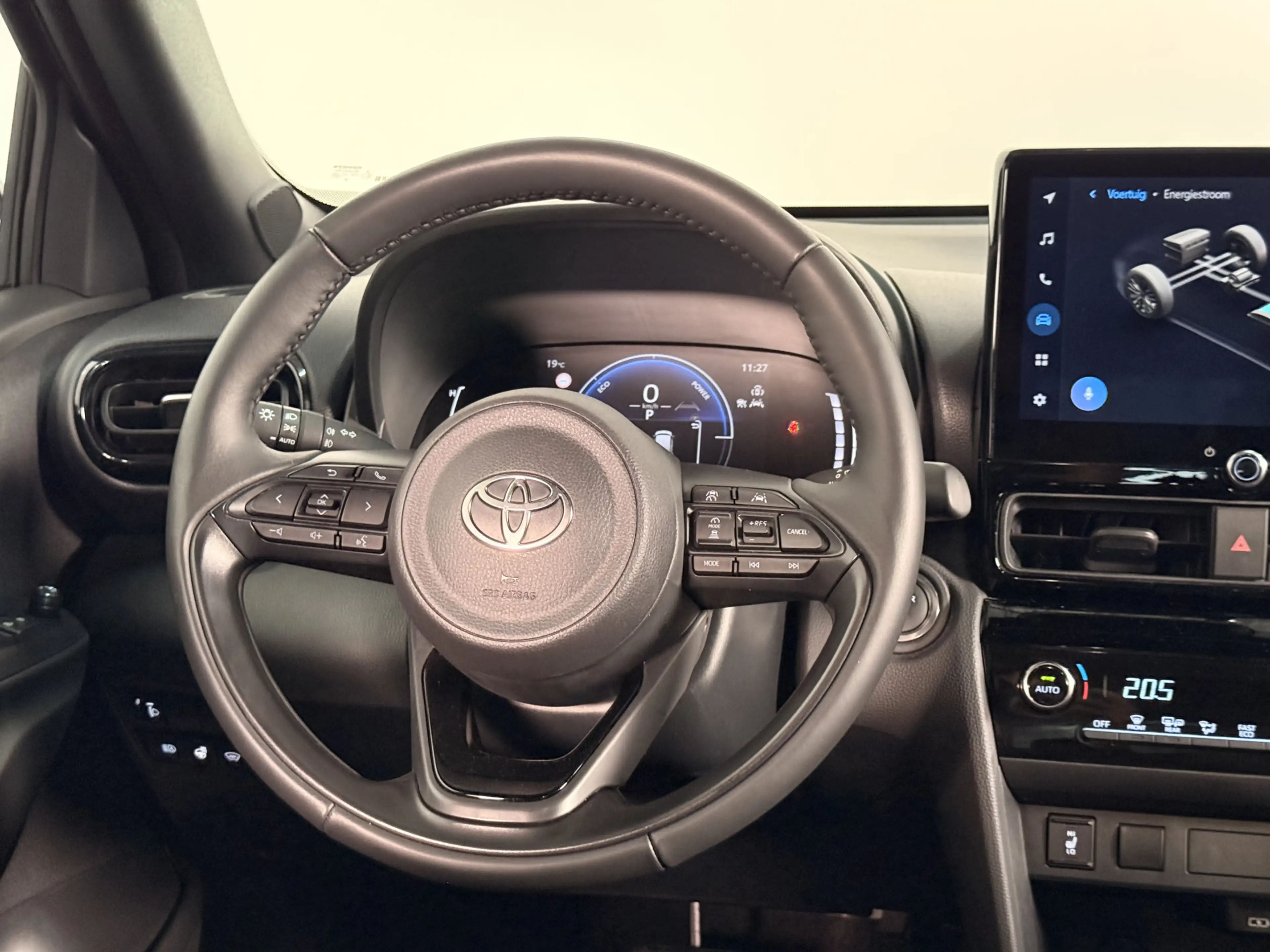 Toyota Yaris Cross 1.5 Hybrid 115 First Edition + Winterpack | Stoel — photo 8