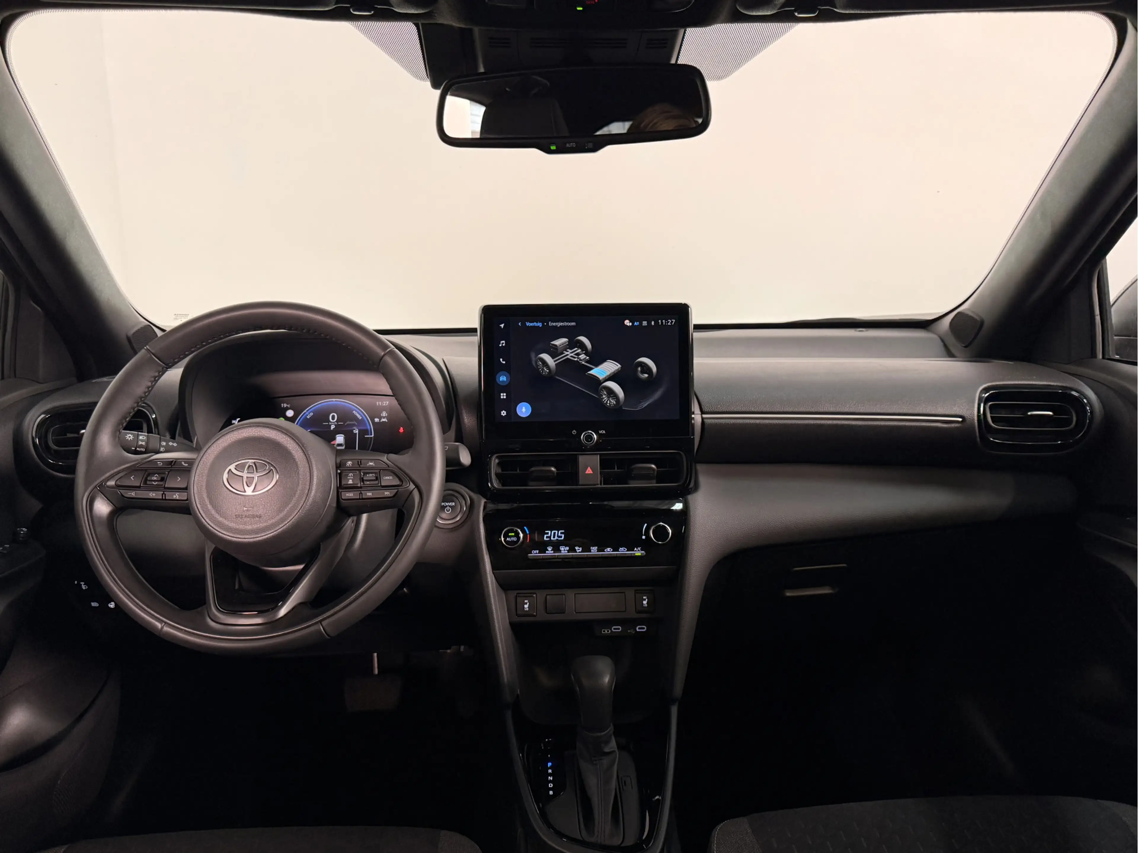 Toyota Yaris Cross 1.5 Hybrid 115 First Edition + Winterpack | Stoel — photo 2